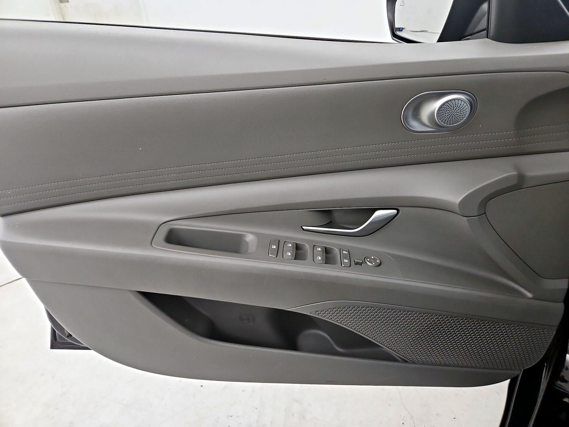 Thumbnail: 2023 Hyundai Elantra - 12