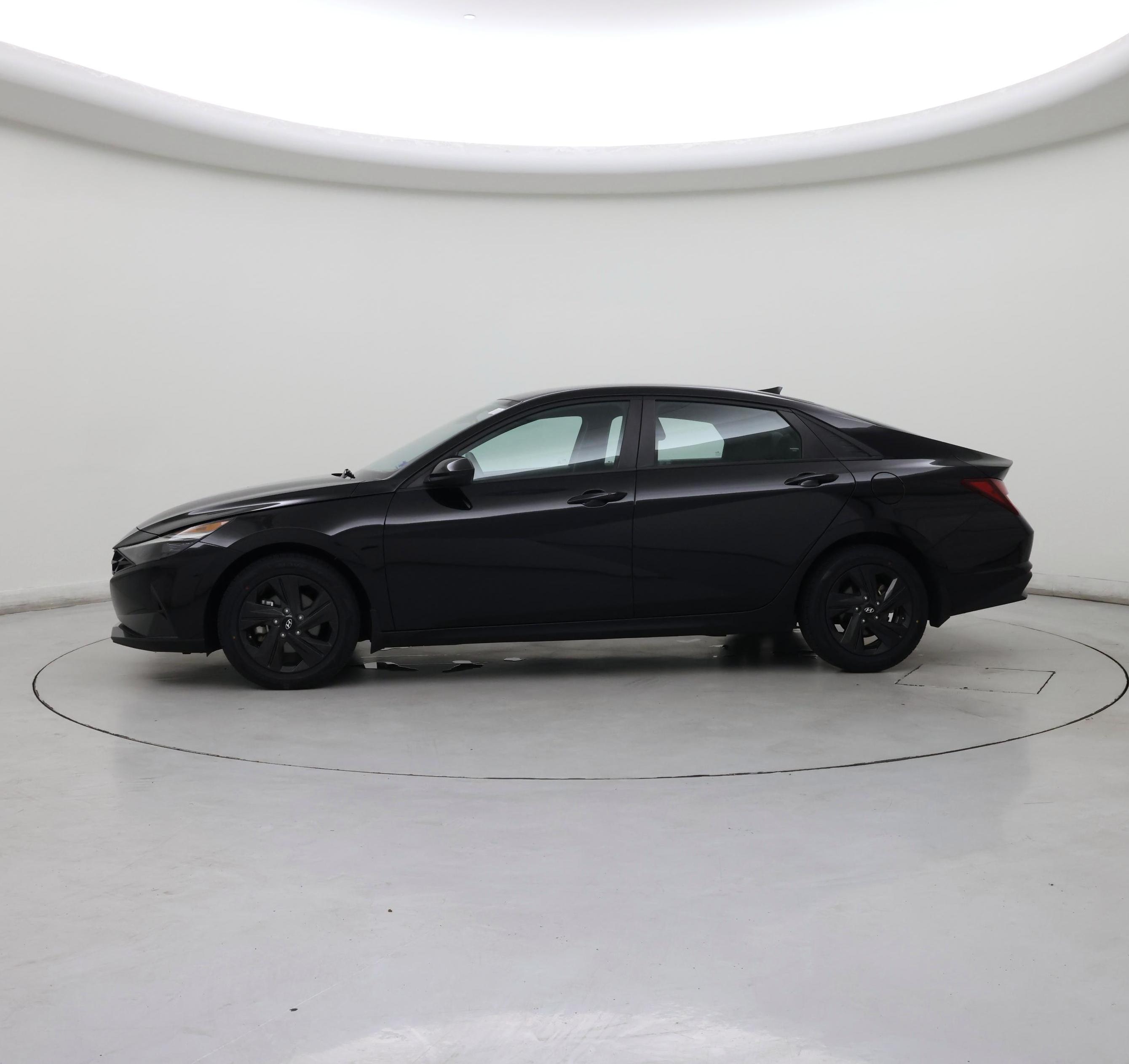 Thumbnail: 2023 Hyundai Elantra - 3