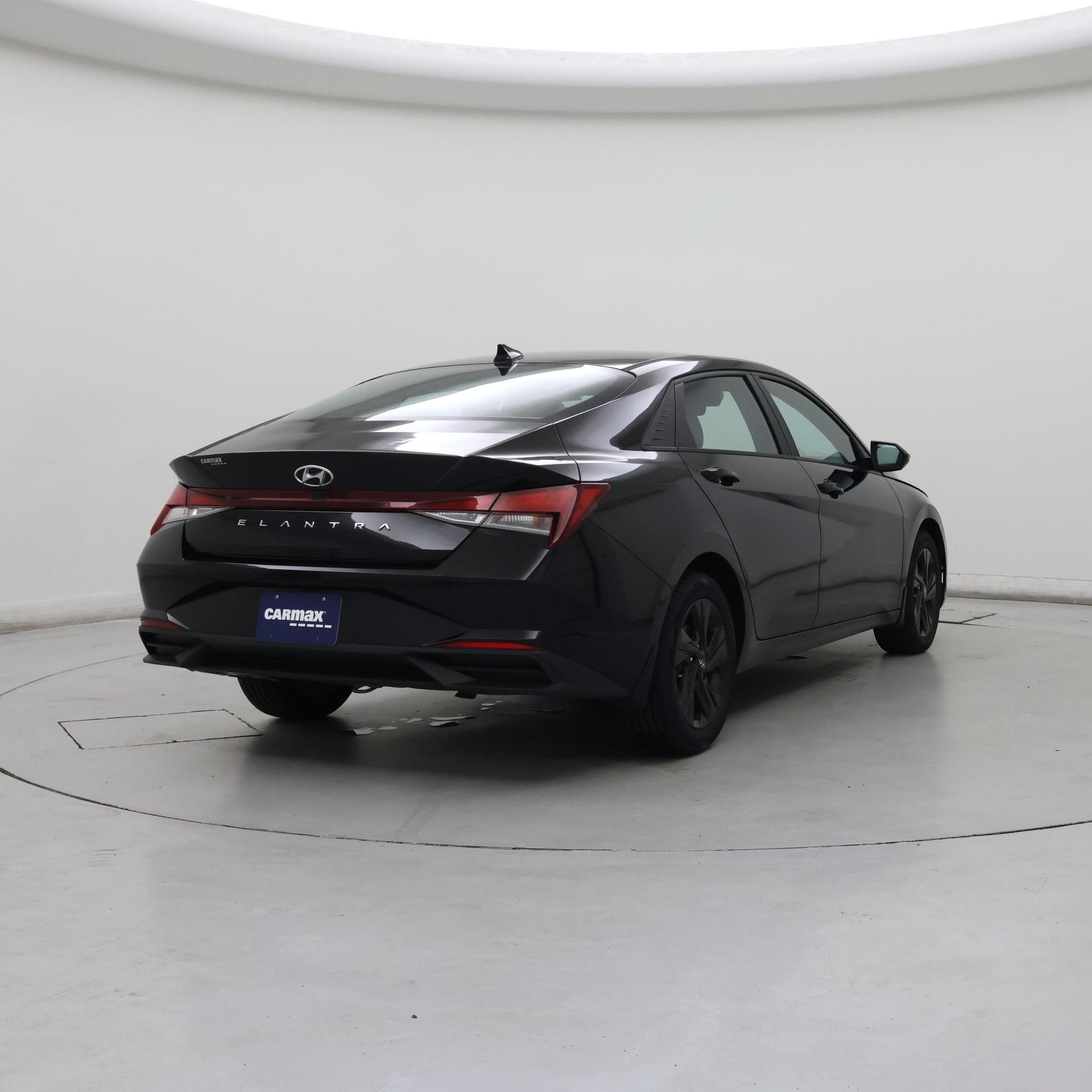 Thumbnail: 2023 Hyundai Elantra - 8