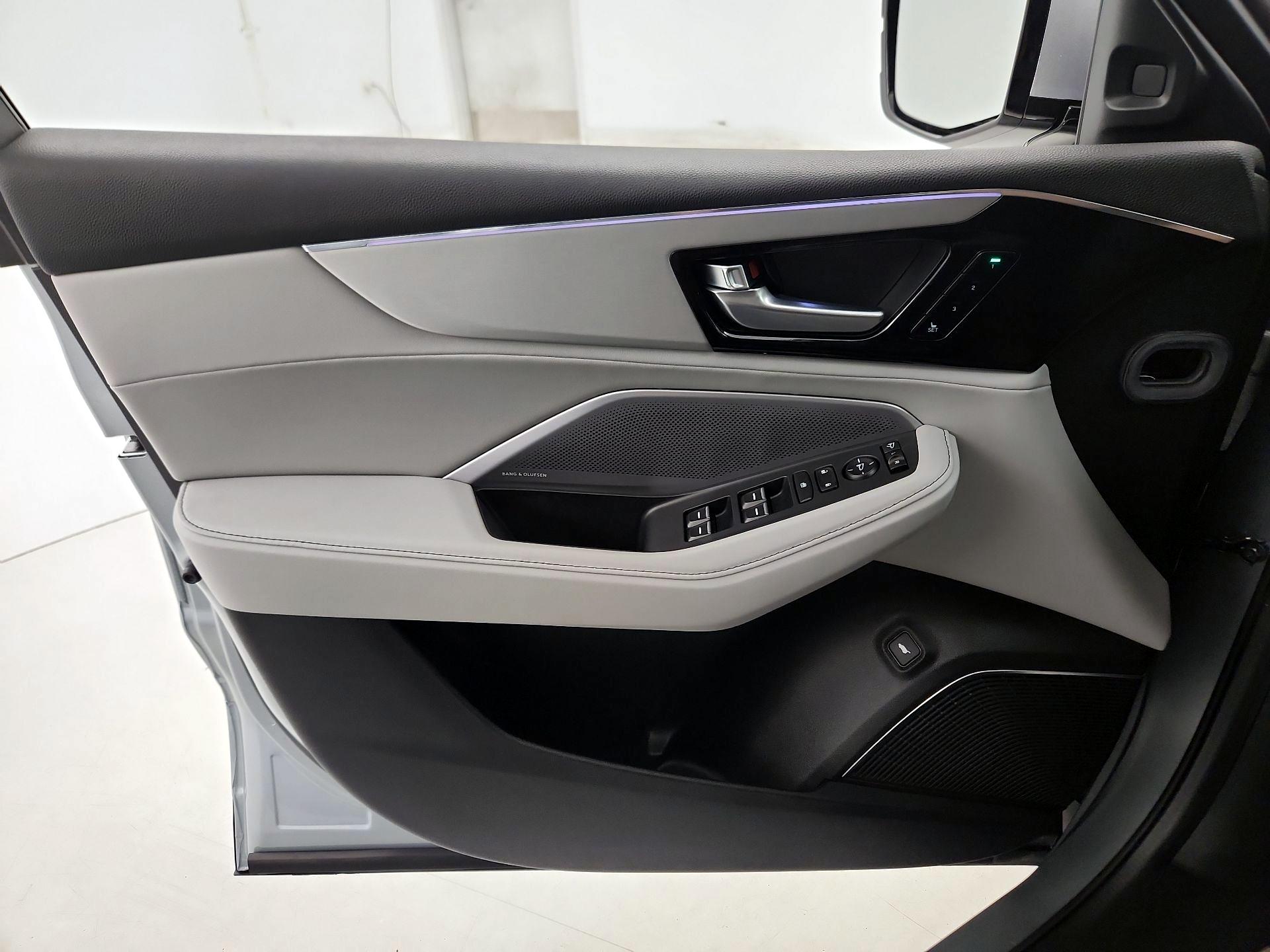 Thumbnail: 2026 Acura MDX - 12