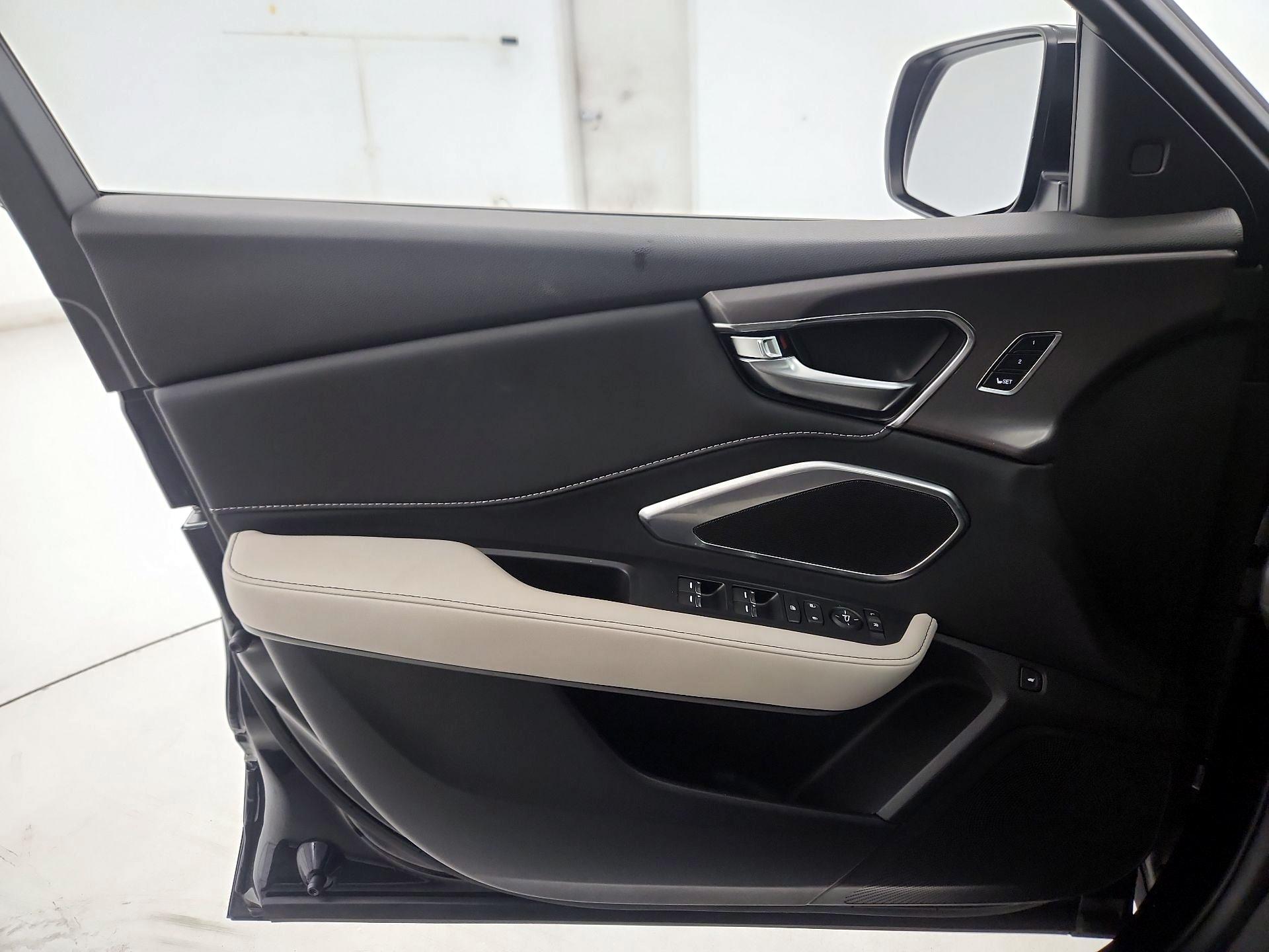 Thumbnail: 2025 Acura RDX - 12