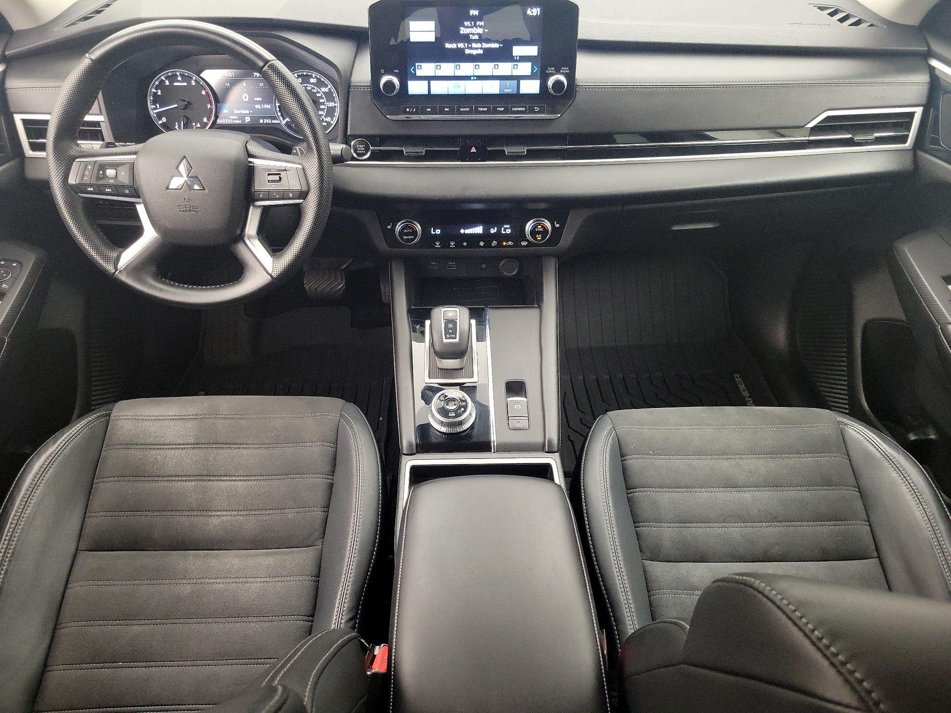 Thumbnail: 2022 Mitsubishi Outlander - 9