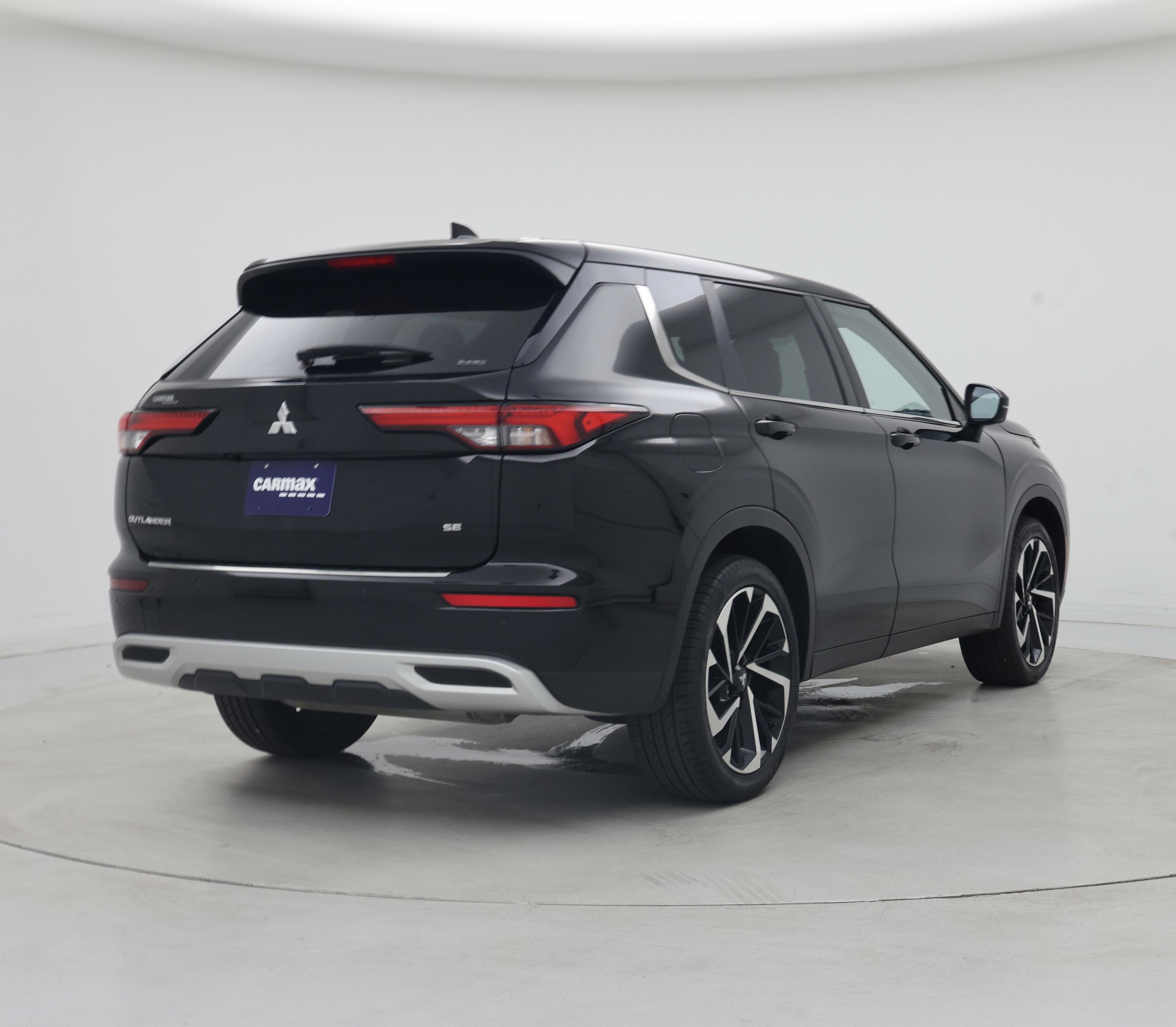 Thumbnail: 2022 Mitsubishi Outlander - 8