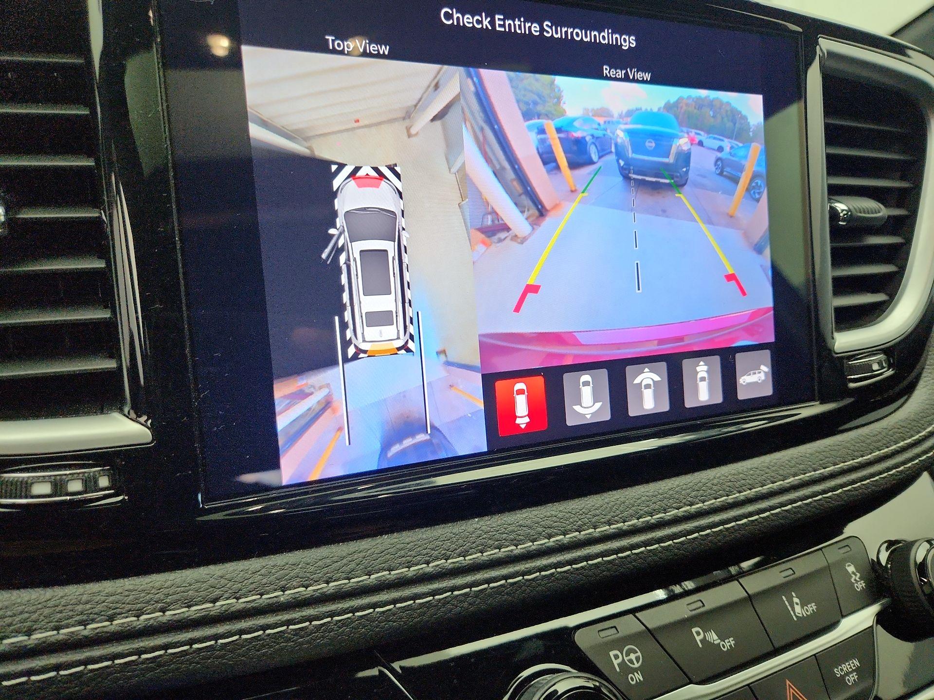 Thumbnail: 2023 Chrysler Pacifica - 15