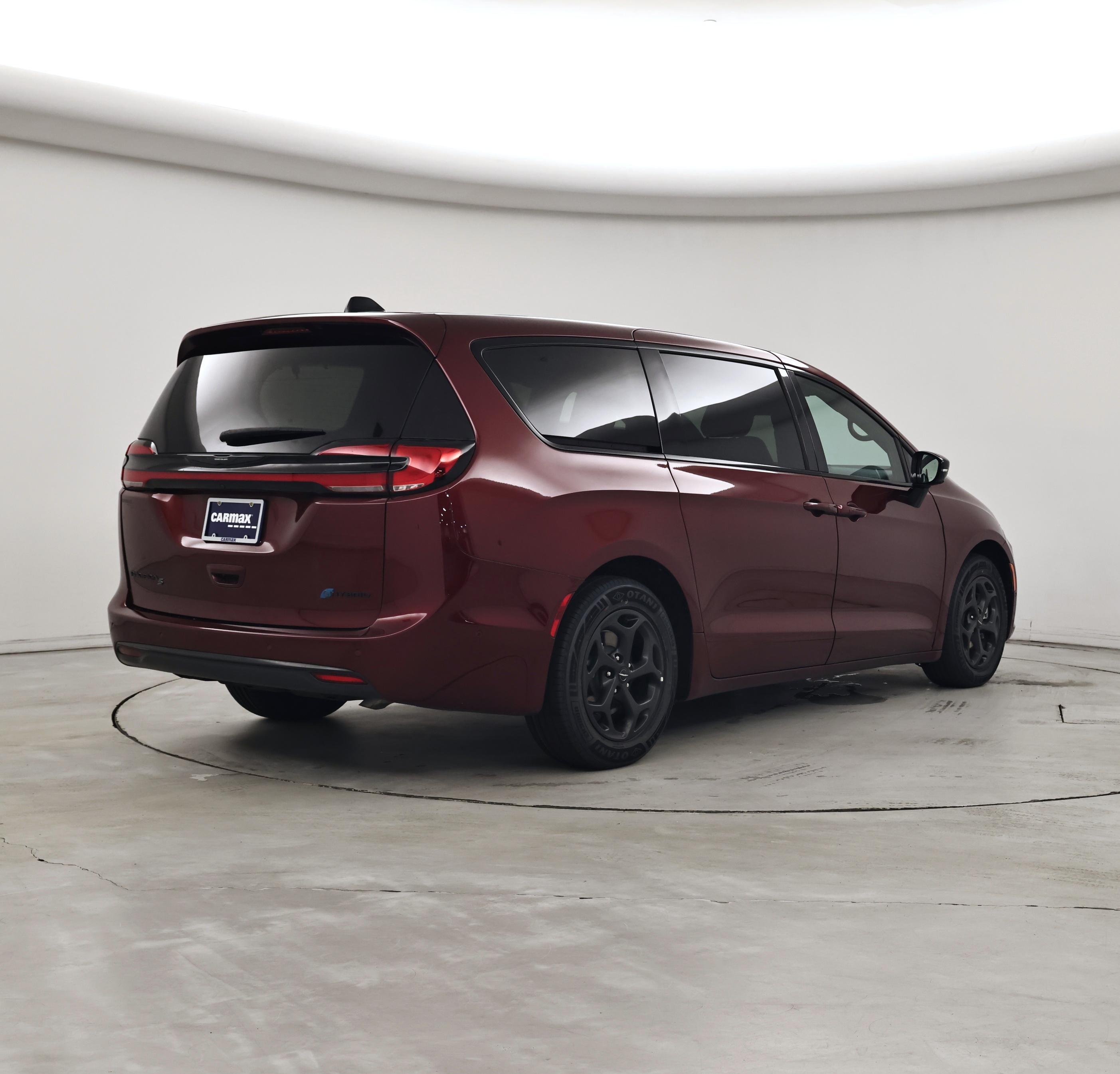 Thumbnail: 2023 Chrysler Pacifica - 8