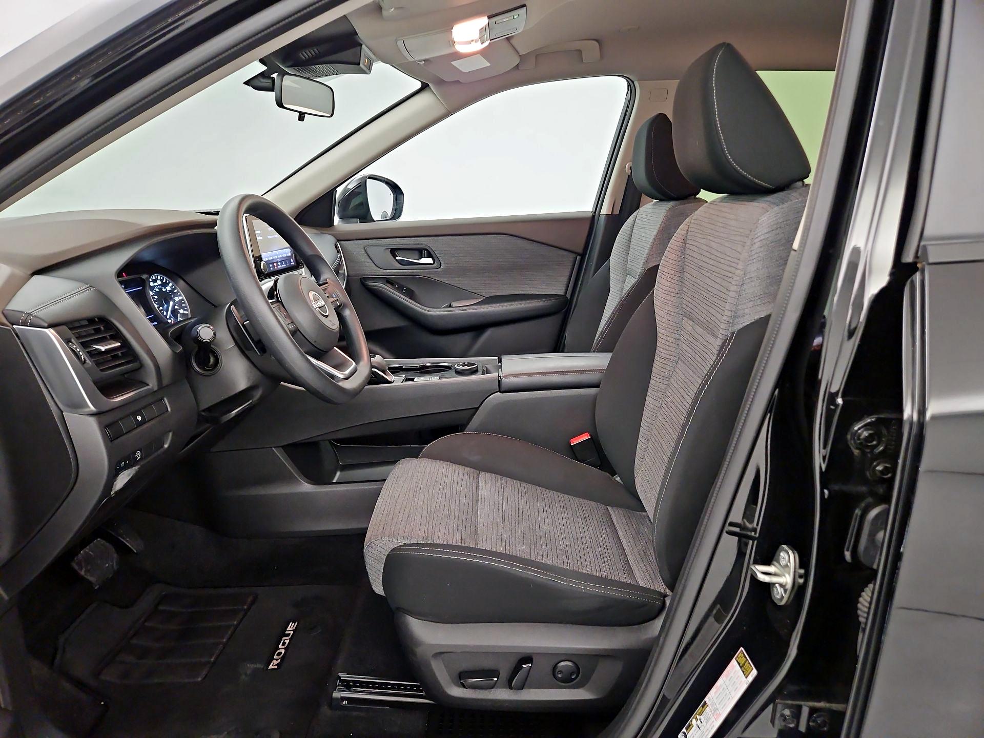 Thumbnail: 2023 Nissan Rogue - 9