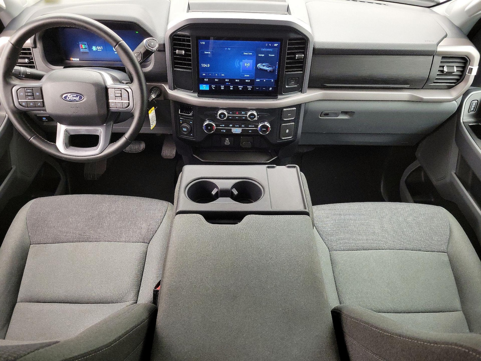 2025 Ford F-150 XLT - Photo 10