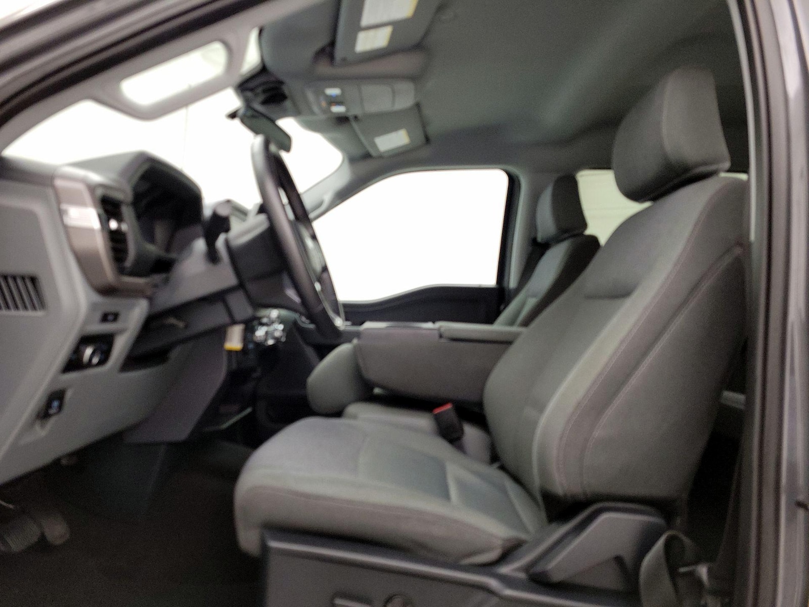 2025 Ford F-150 XLT - Photo 12