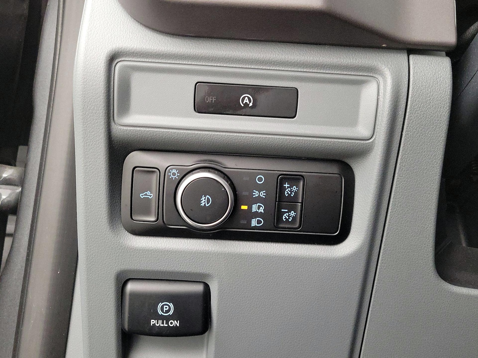 2025 Ford F-150 XLT - Photo 14