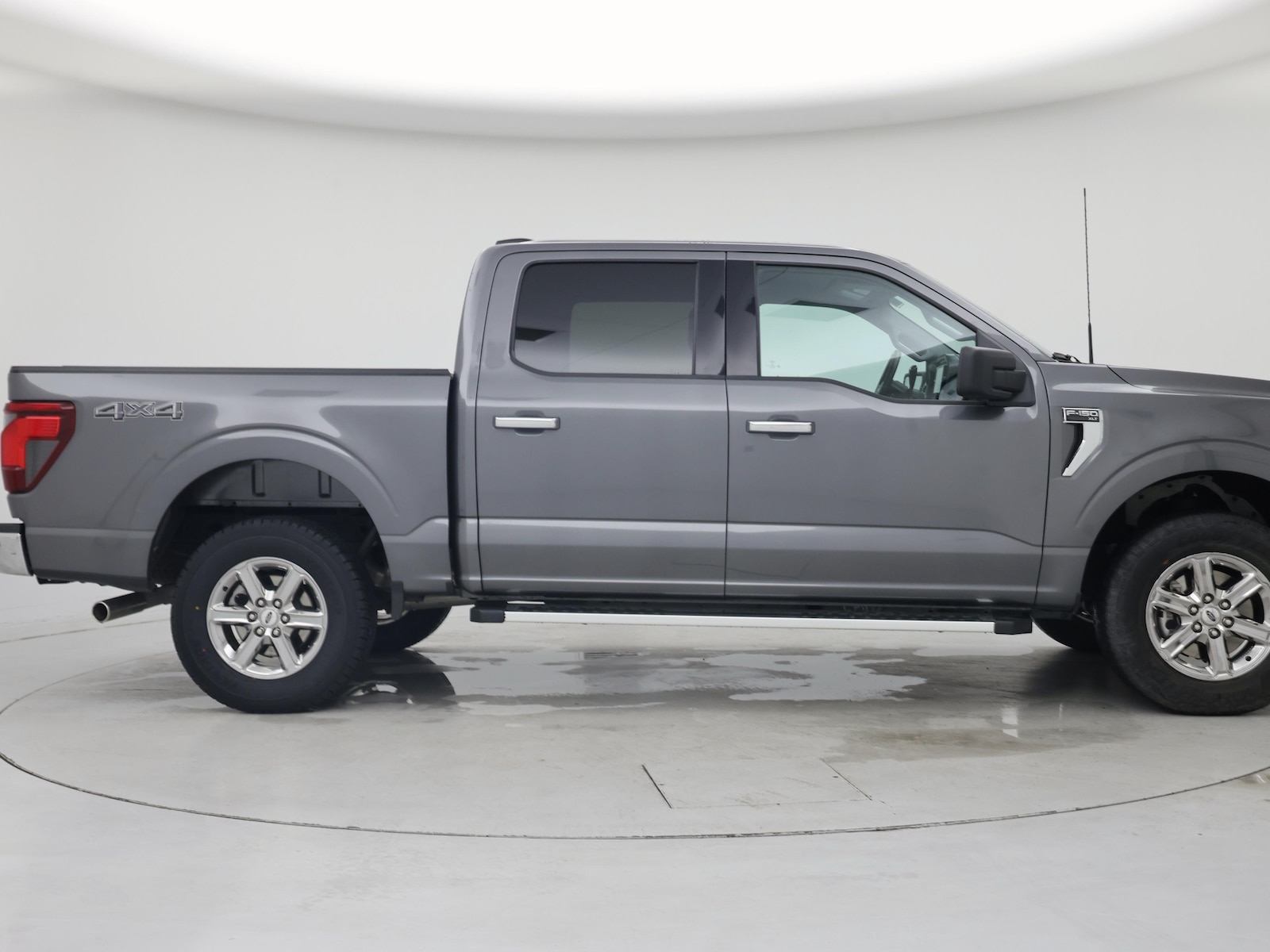 2025 Ford F-150 XLT - Photo 8