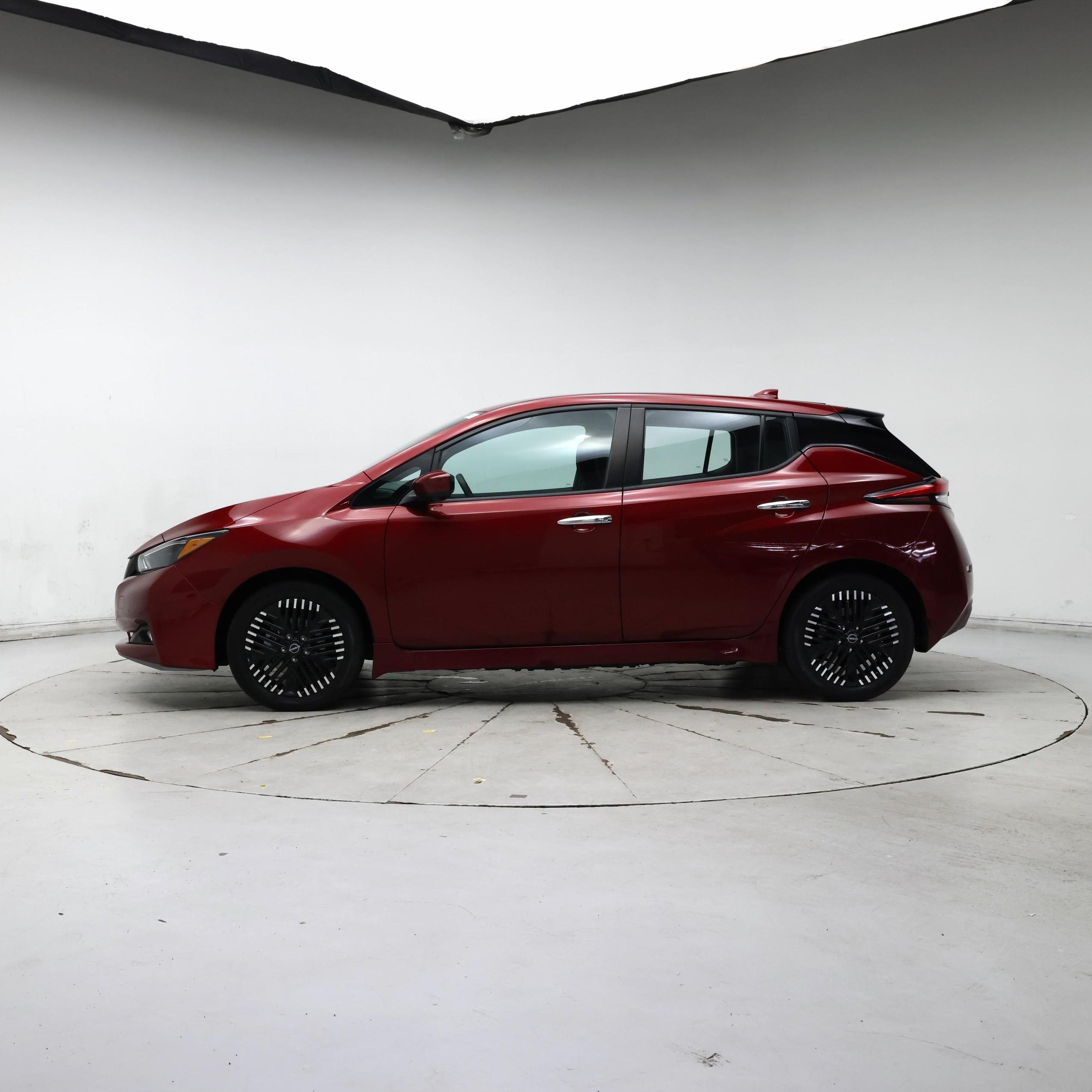 Thumbnail: 2024 Nissan Leaf - 3
