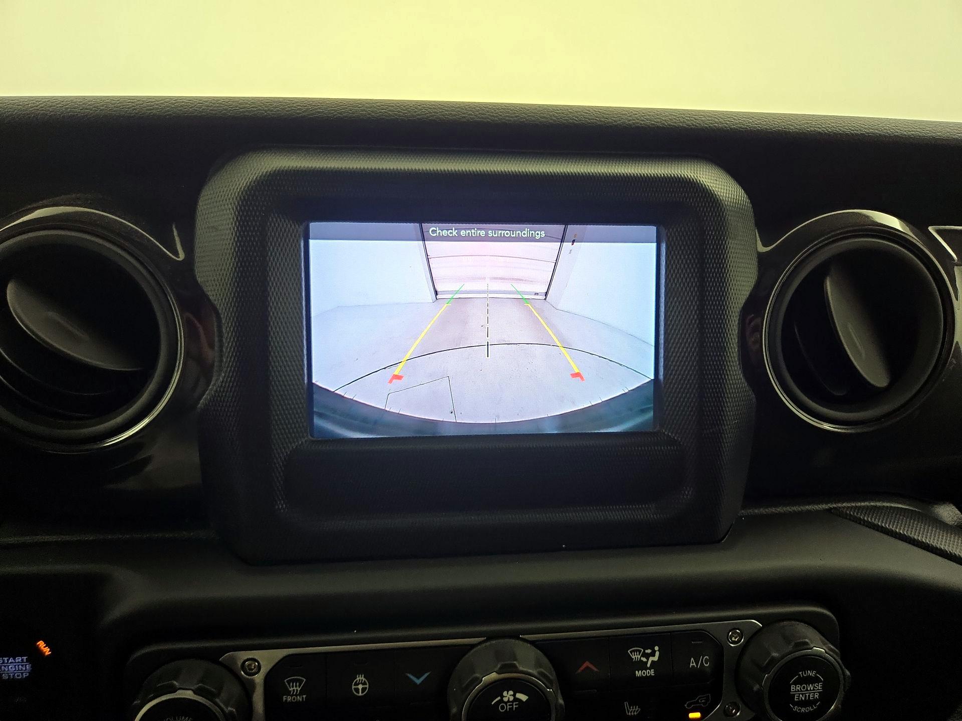 Thumbnail: 2022 Jeep Wrangler - 14