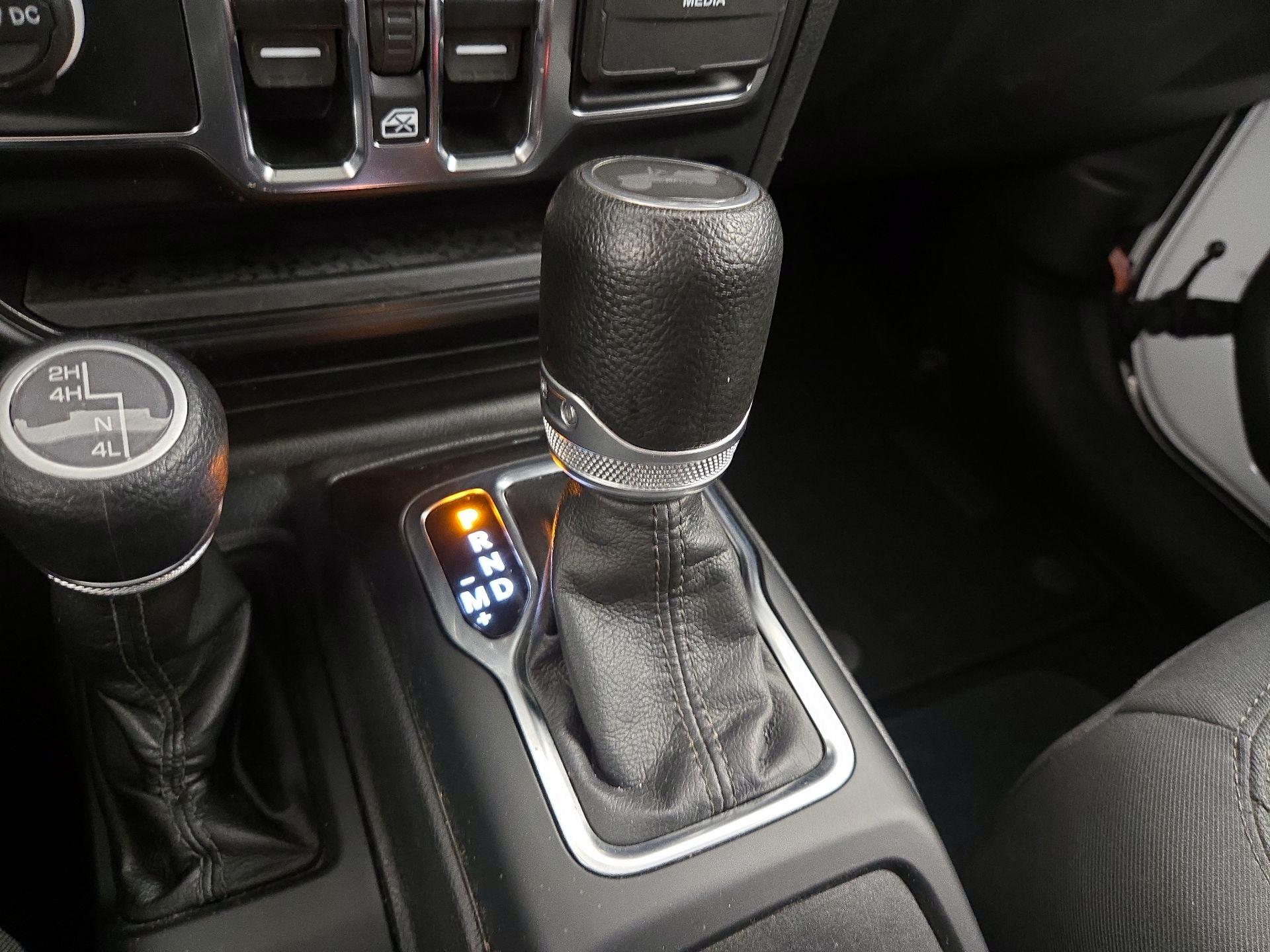Thumbnail: 2022 Jeep Wrangler - 17