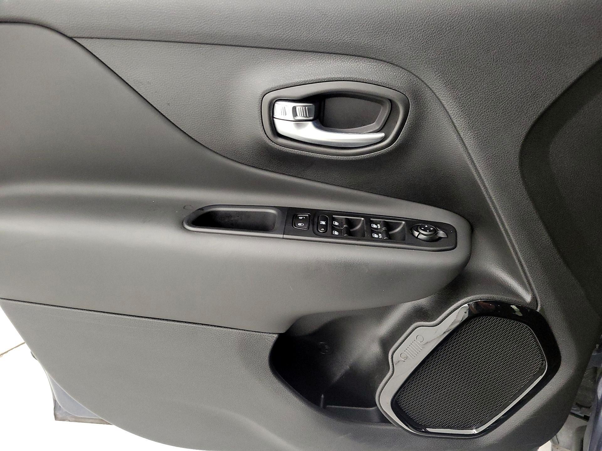 Thumbnail: 2022 Jeep Renegade - 12