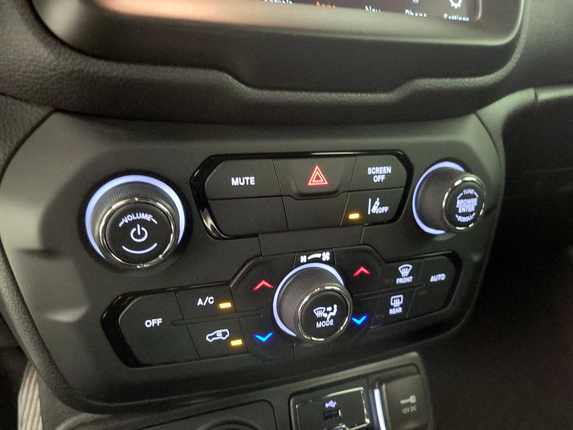 Thumbnail: 2022 Jeep Renegade - 17