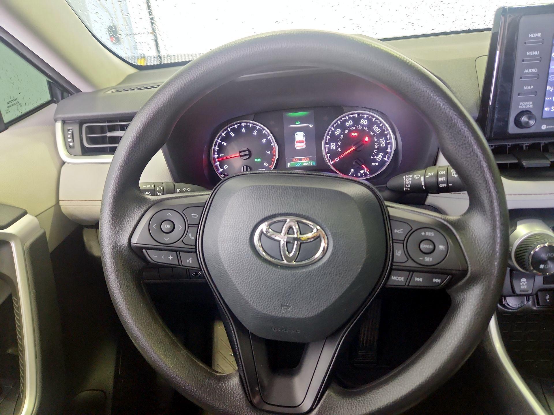 Thumbnail: 2021 Toyota RAV4 - 10