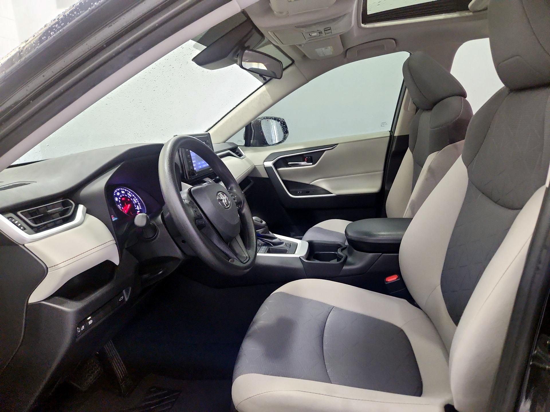 Thumbnail: 2021 Toyota RAV4 - 11