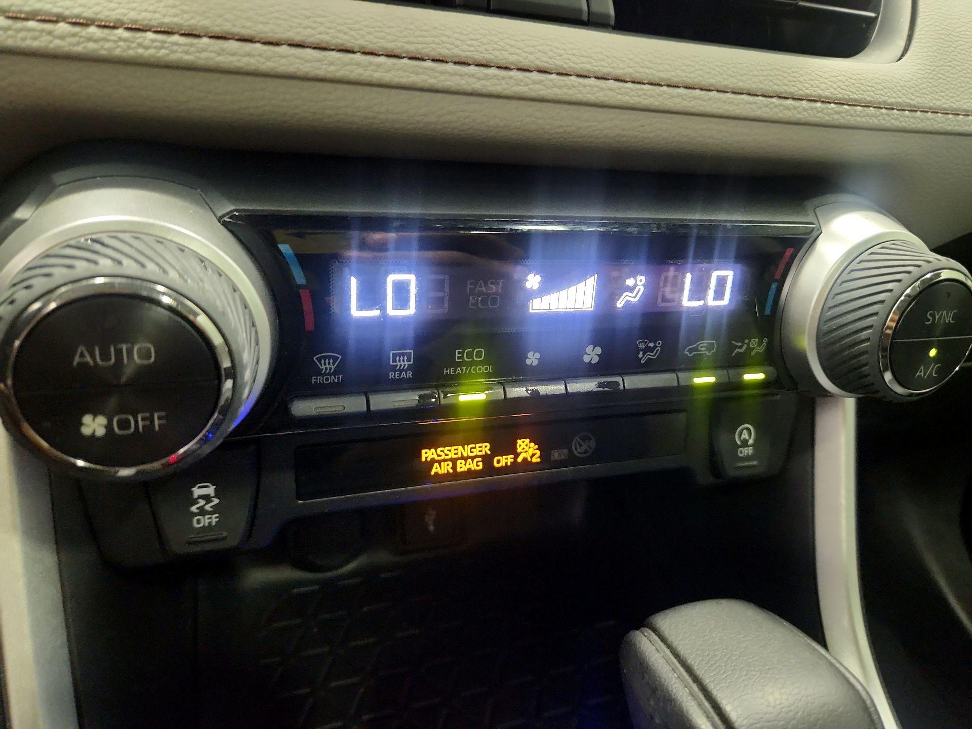 Thumbnail: 2021 Toyota RAV4 - 16