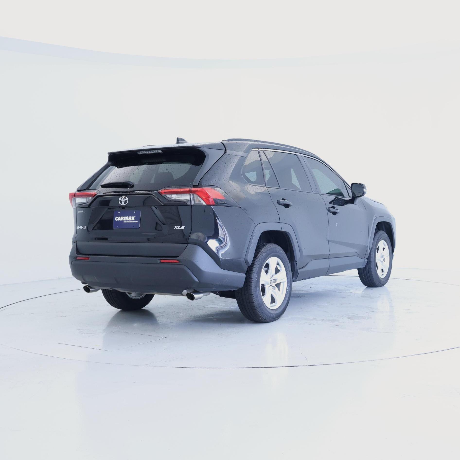 Thumbnail: 2021 Toyota RAV4 - 8