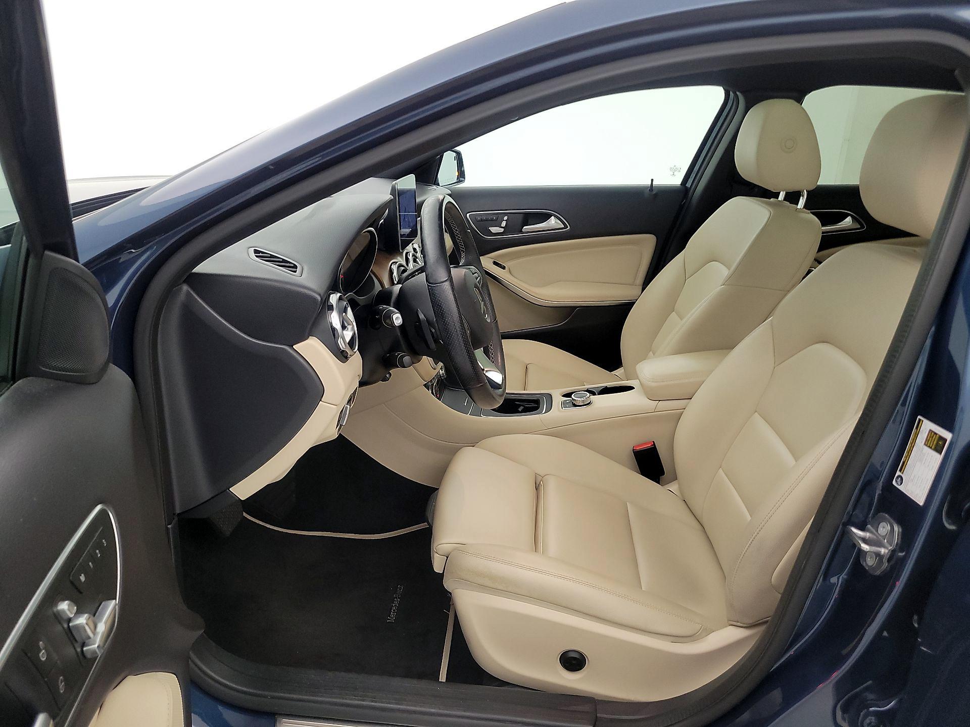 Thumbnail: 2020 Mercedes-Benz GLA - 11