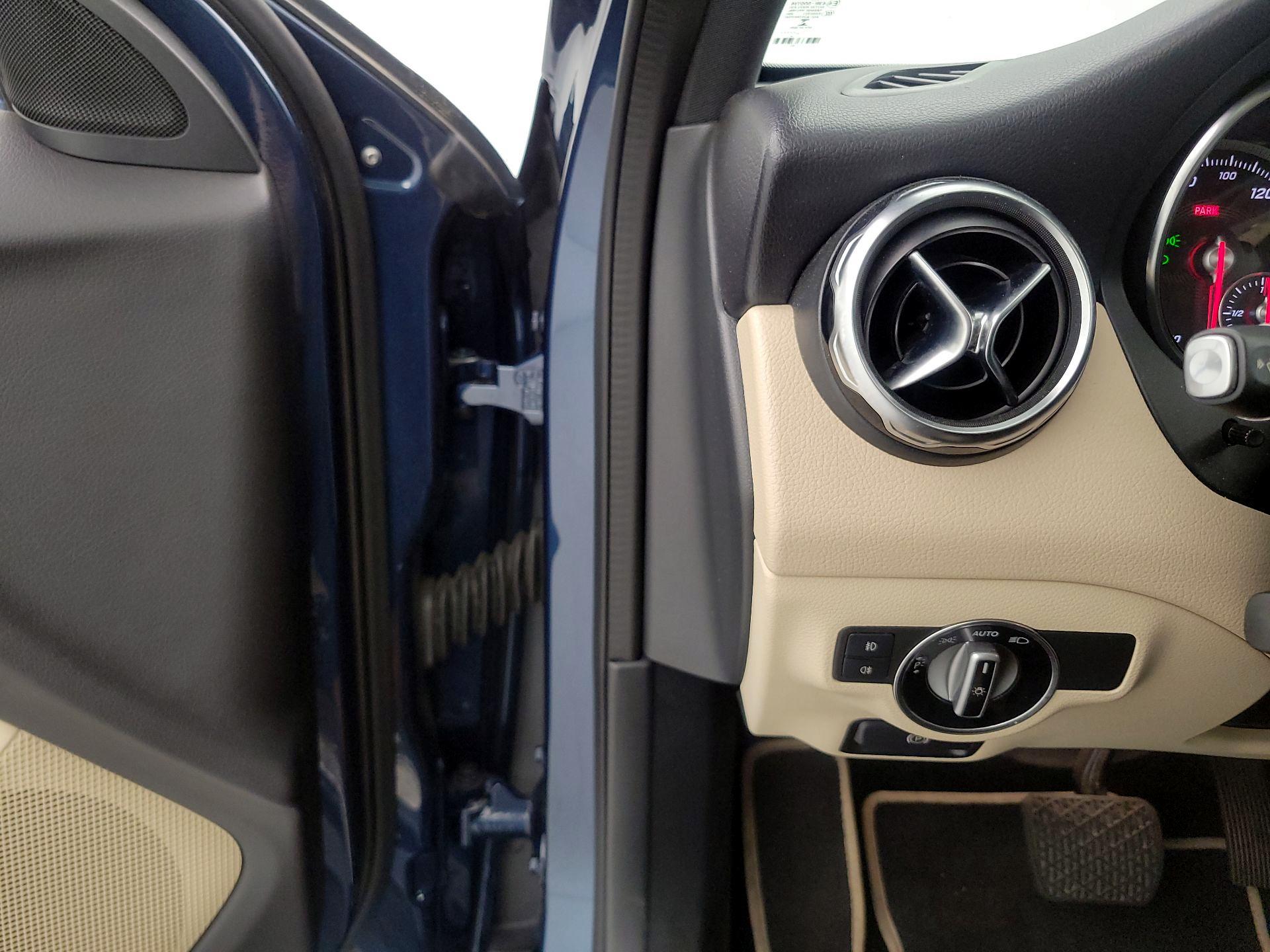 Thumbnail: 2020 Mercedes-Benz GLA - 13