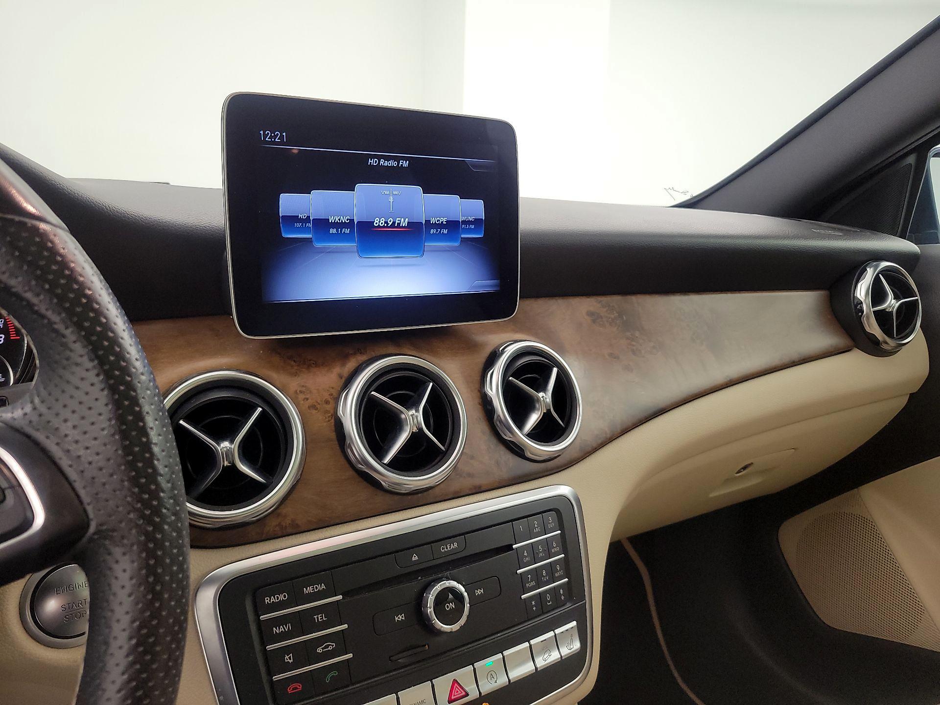 Thumbnail: 2020 Mercedes-Benz GLA - 16