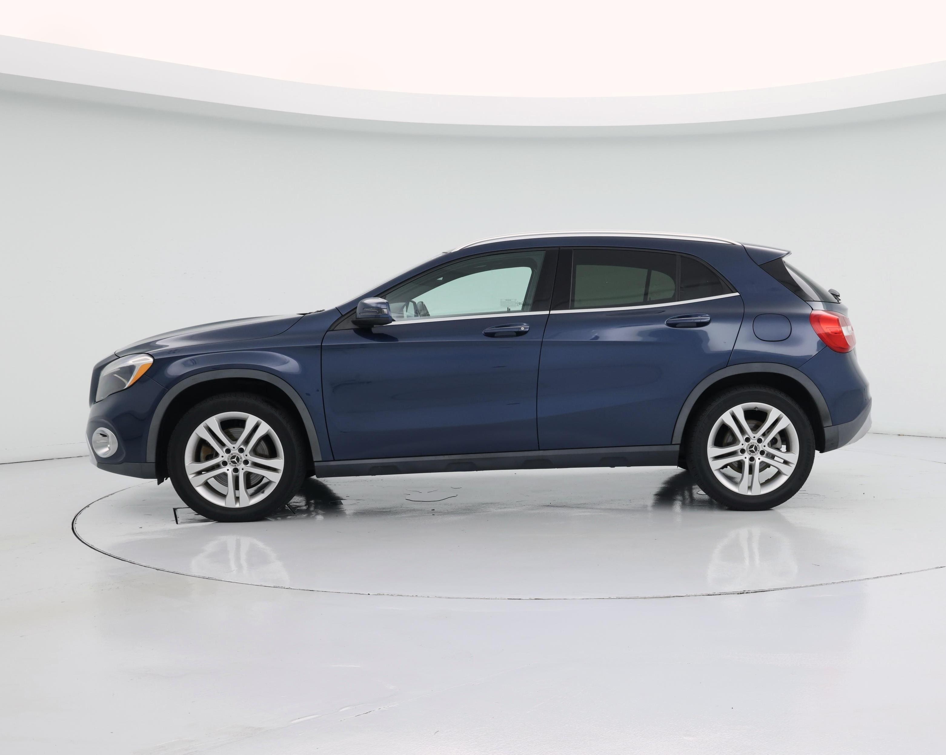Thumbnail: 2020 Mercedes-Benz GLA - 3