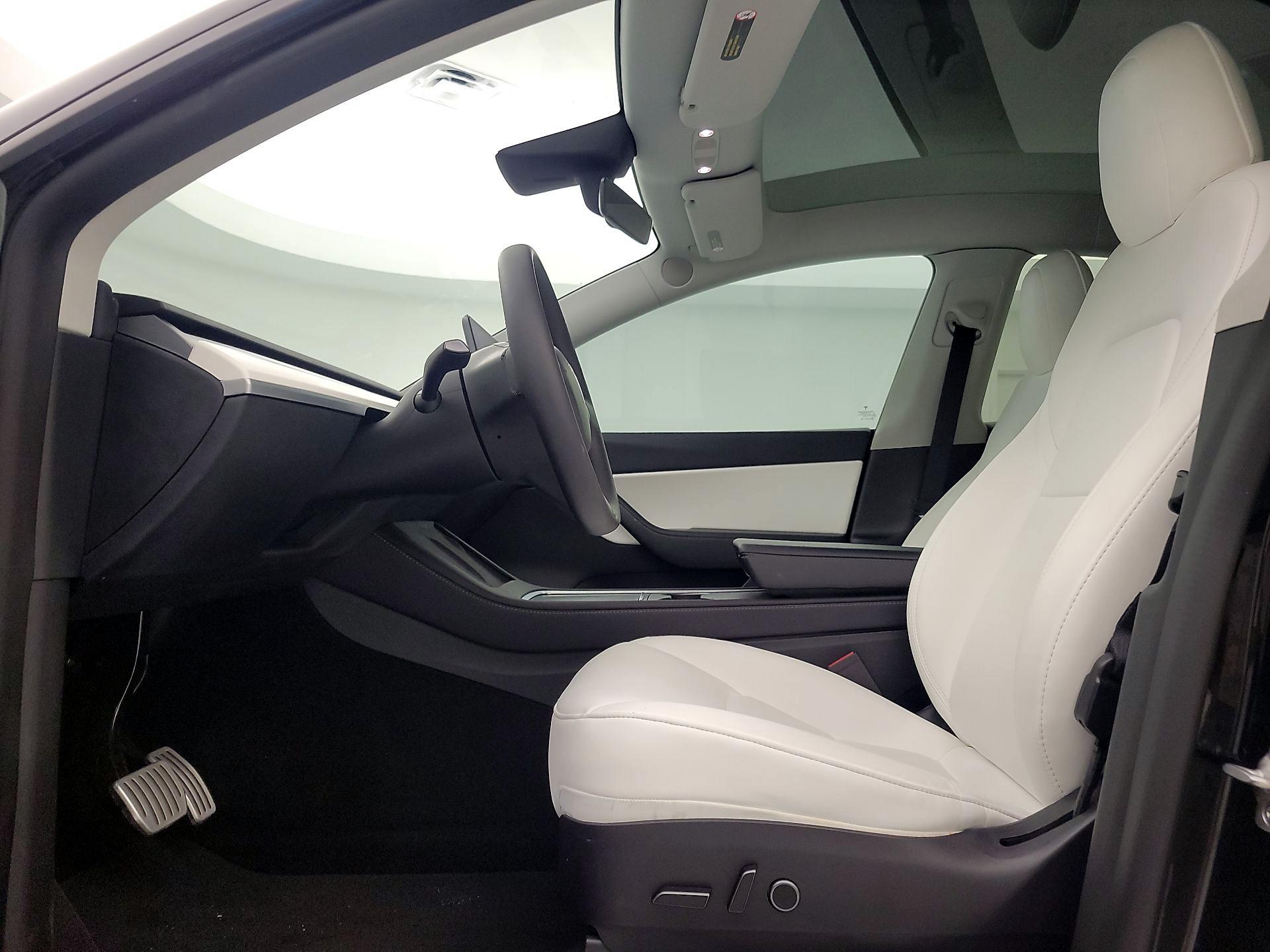 Thumbnail: 2022 Tesla Model Y - 18