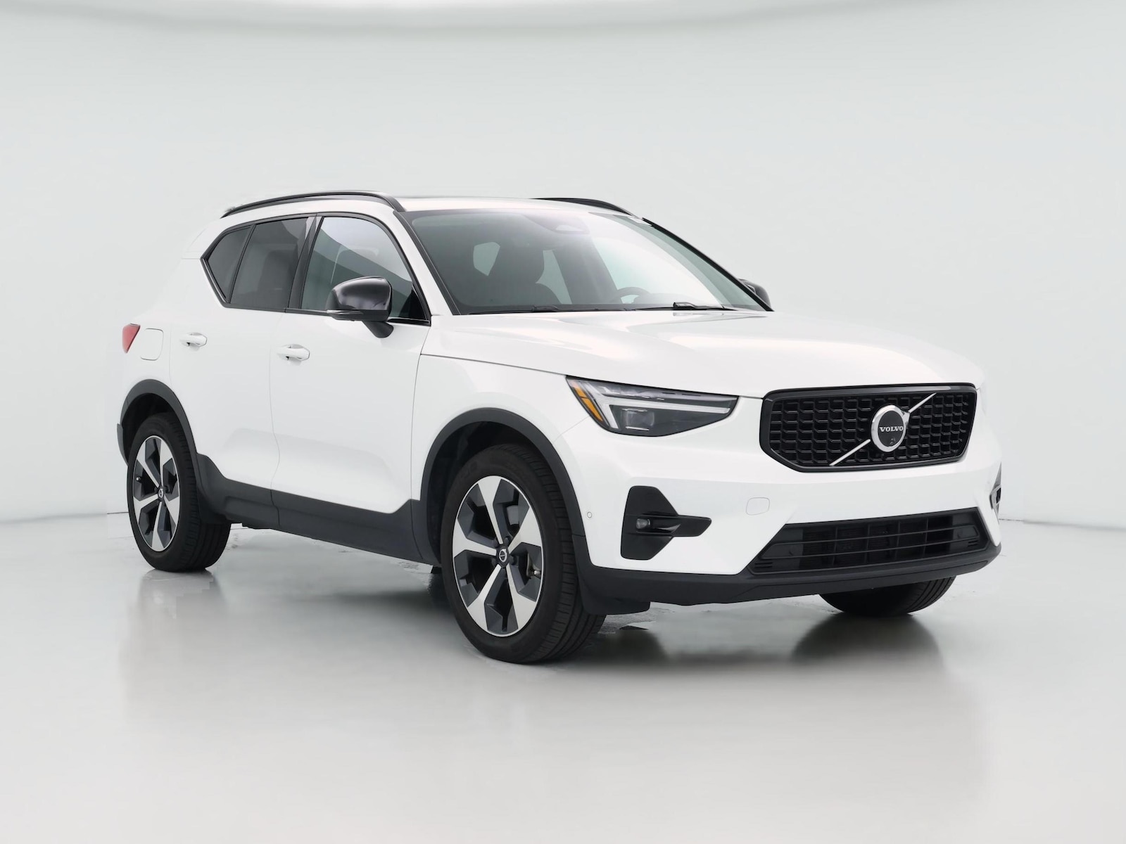 2025 Volvo XC40