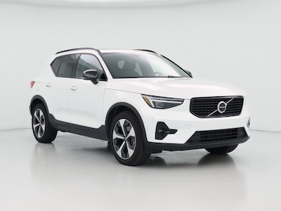 2025 Volvo XC40 B5 Plus Dark Theme
