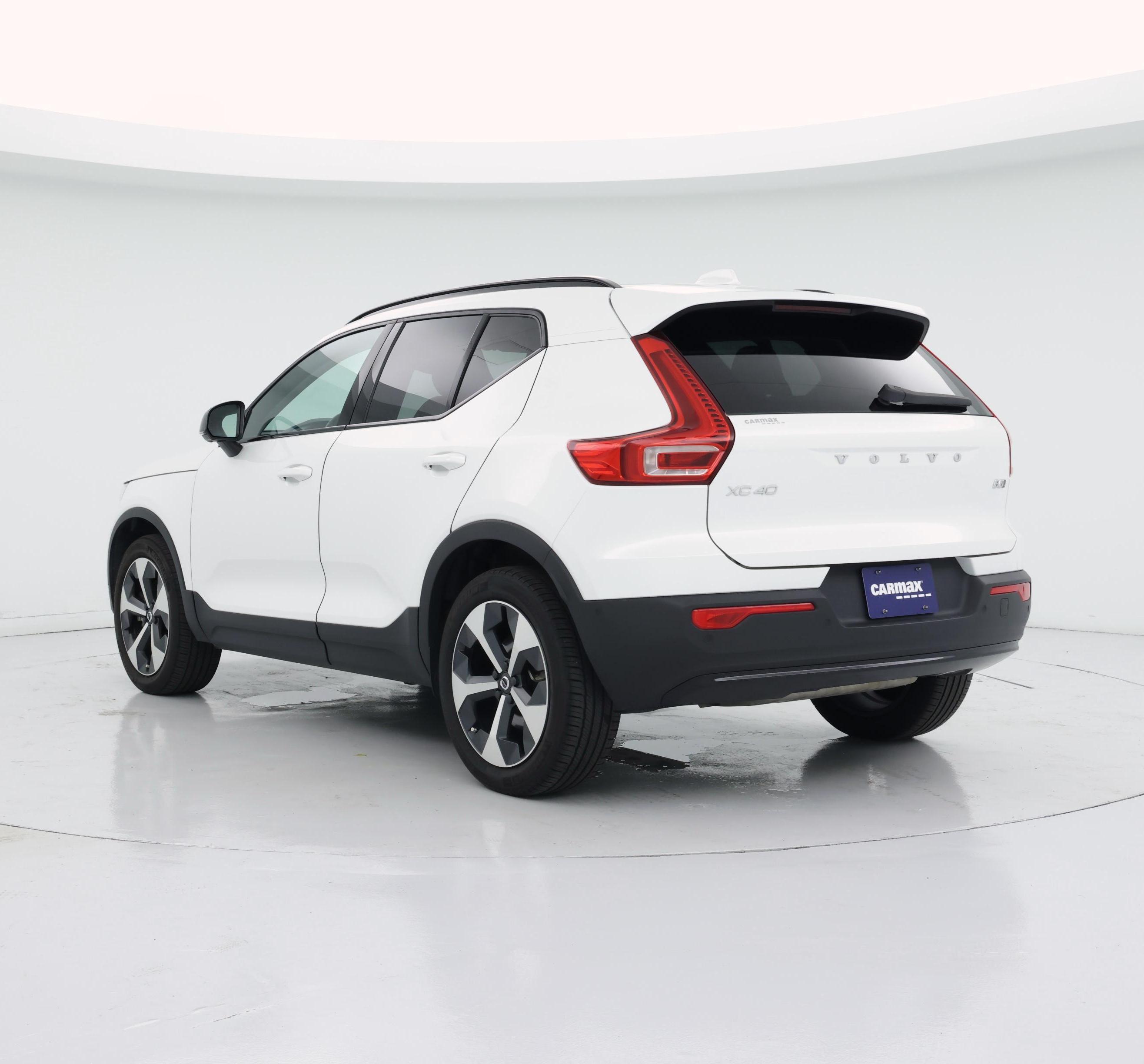 Thumbnail: 2025 Volvo XC40 - 2