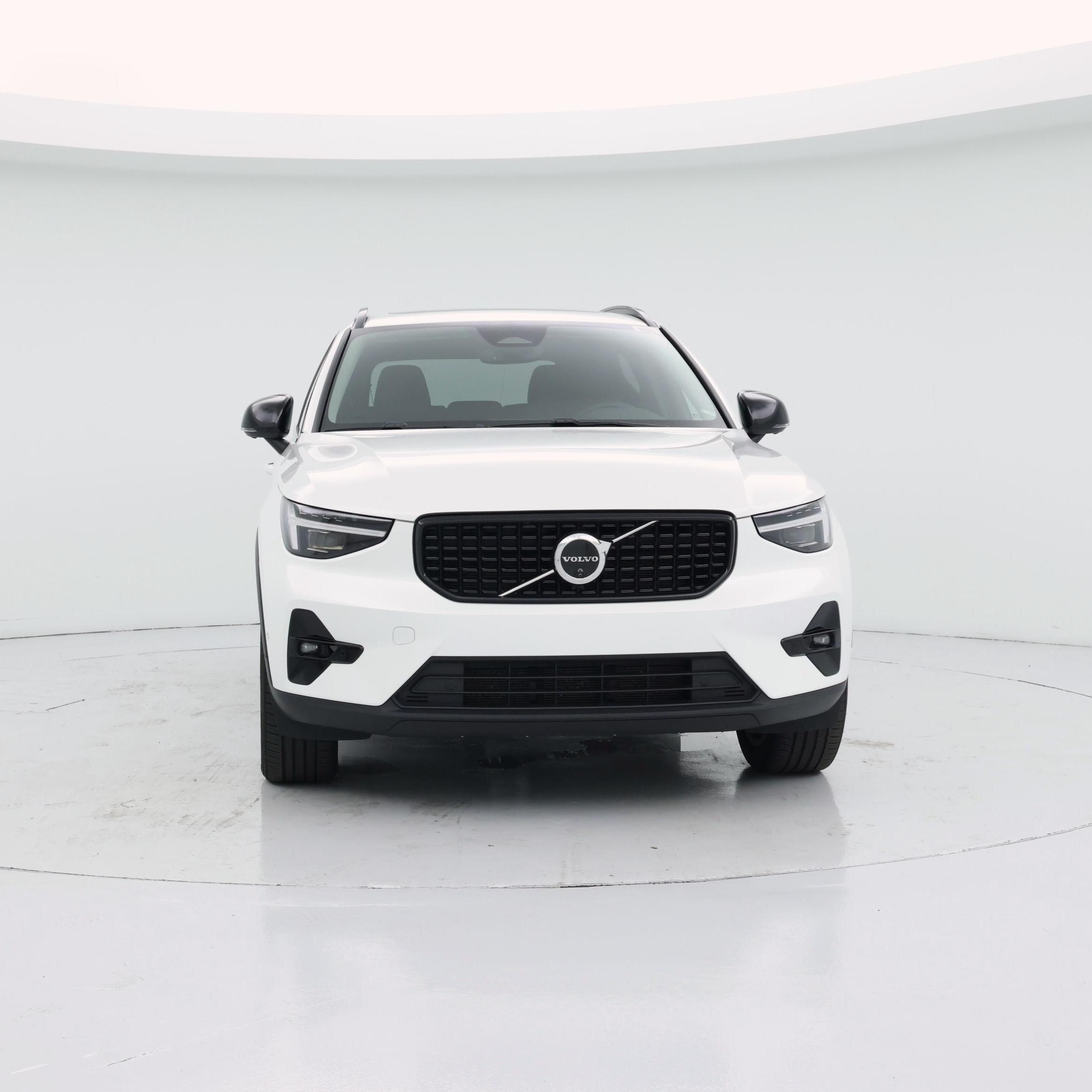 Thumbnail: 2025 Volvo XC40 - 5