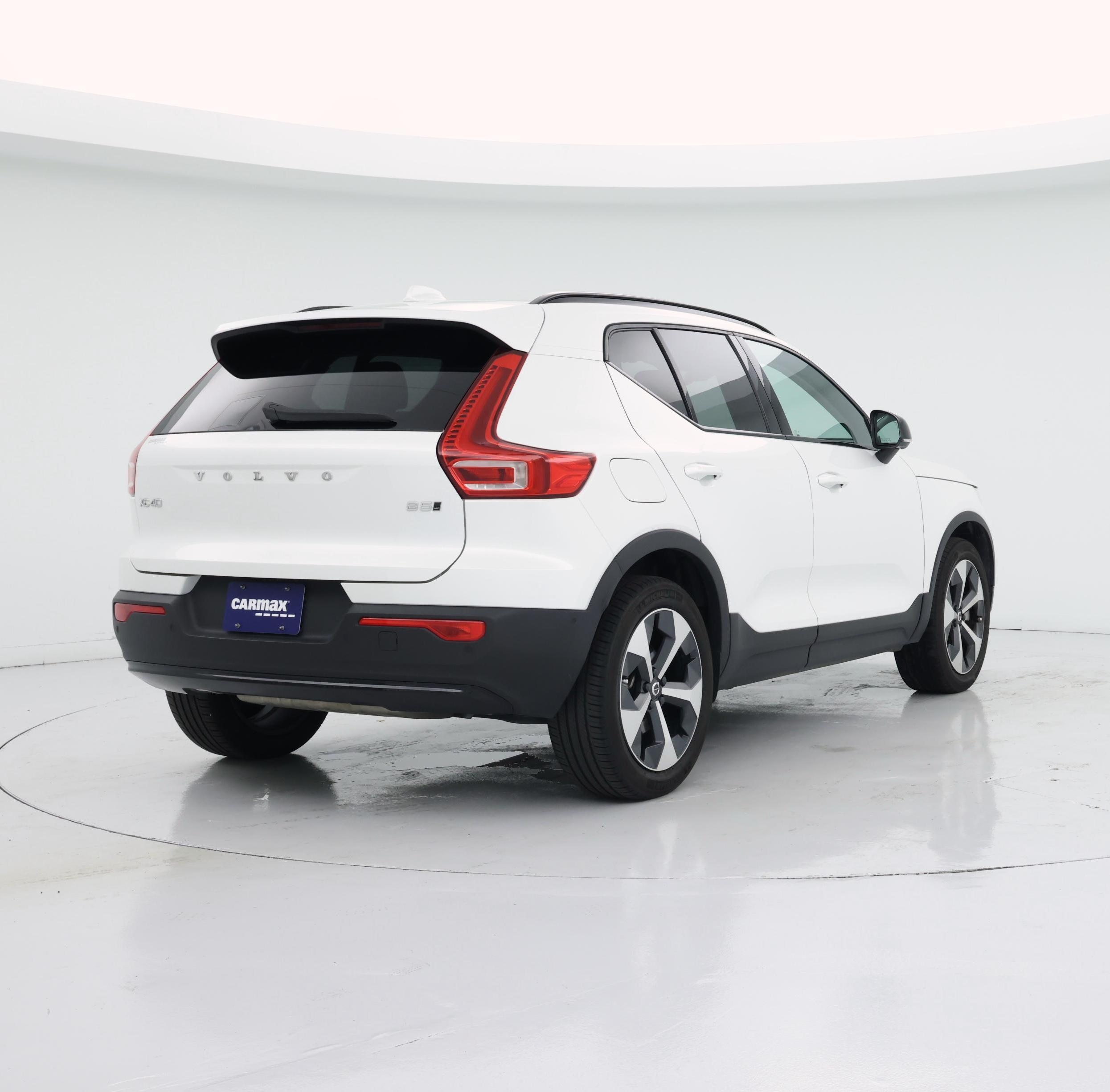 Thumbnail: 2025 Volvo XC40 - 8