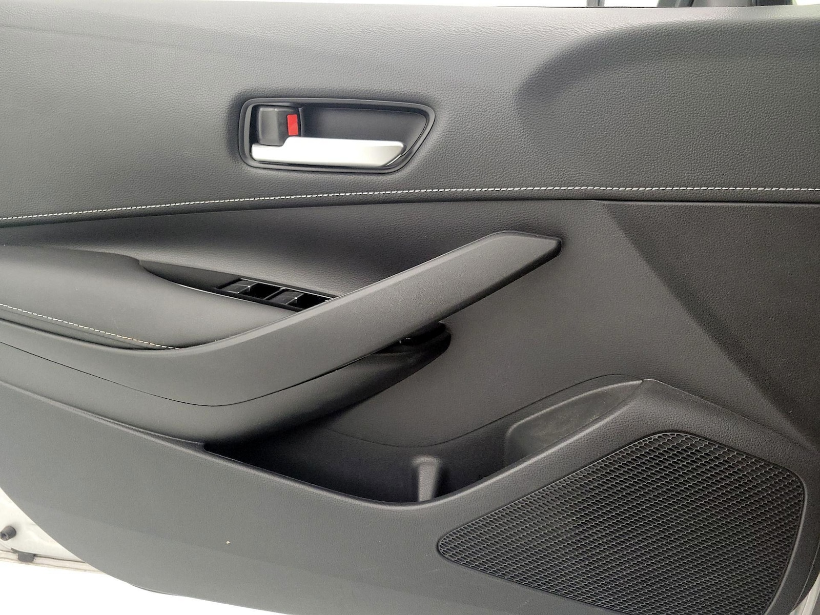 2022 Toyota Corolla Hatchback Nightshade - Photo 13