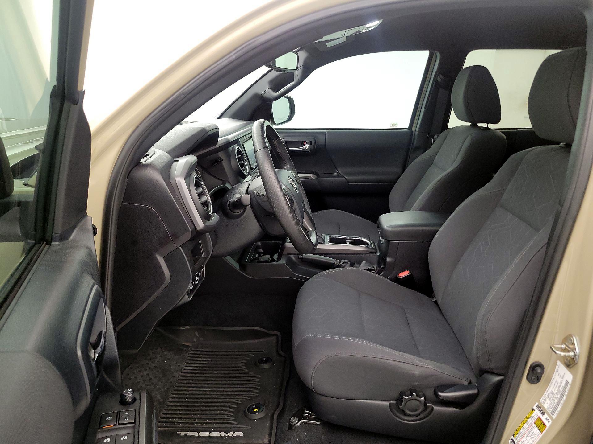 Thumbnail: 2019 Toyota Tacoma - 11