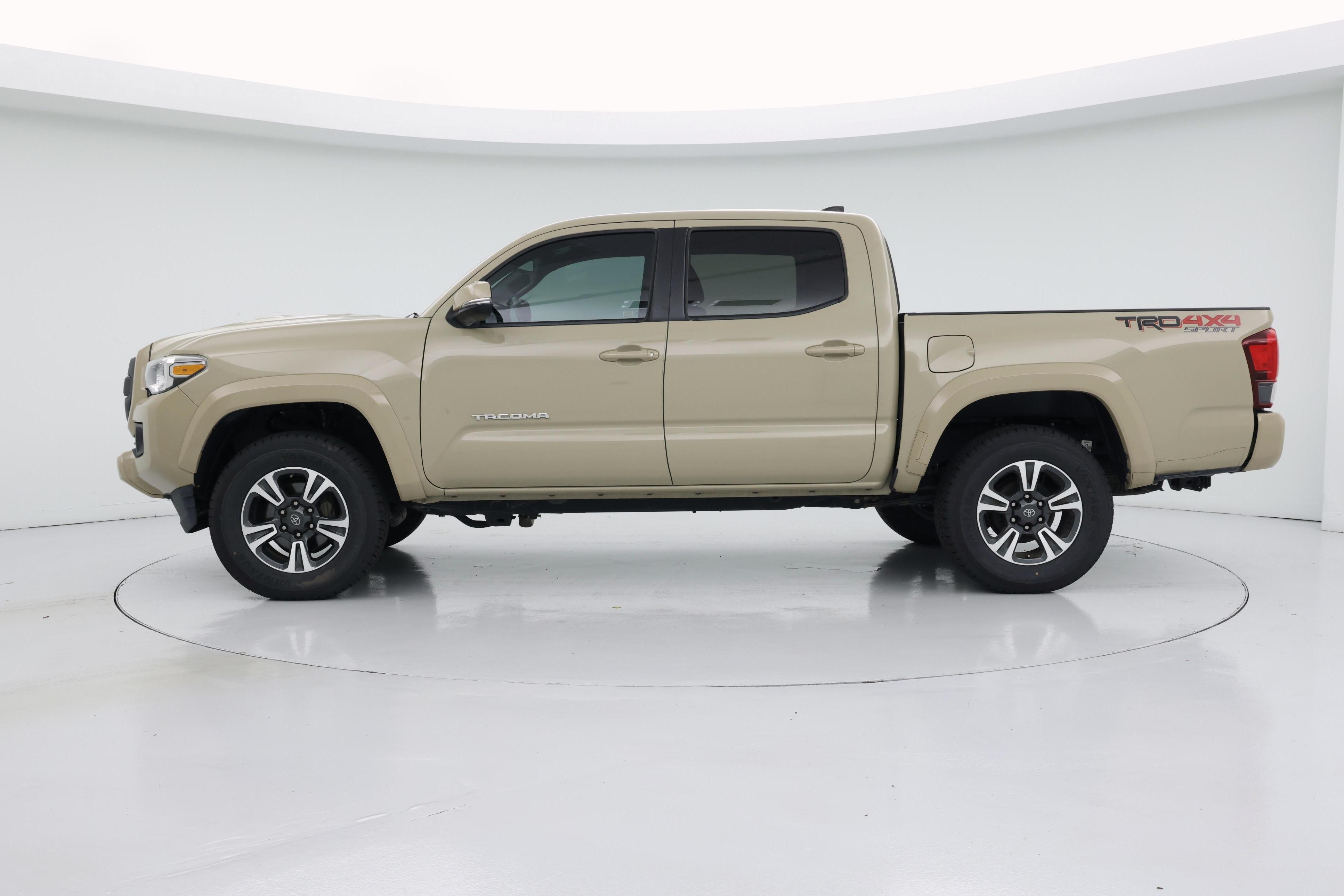 Thumbnail: 2019 Toyota Tacoma - 3