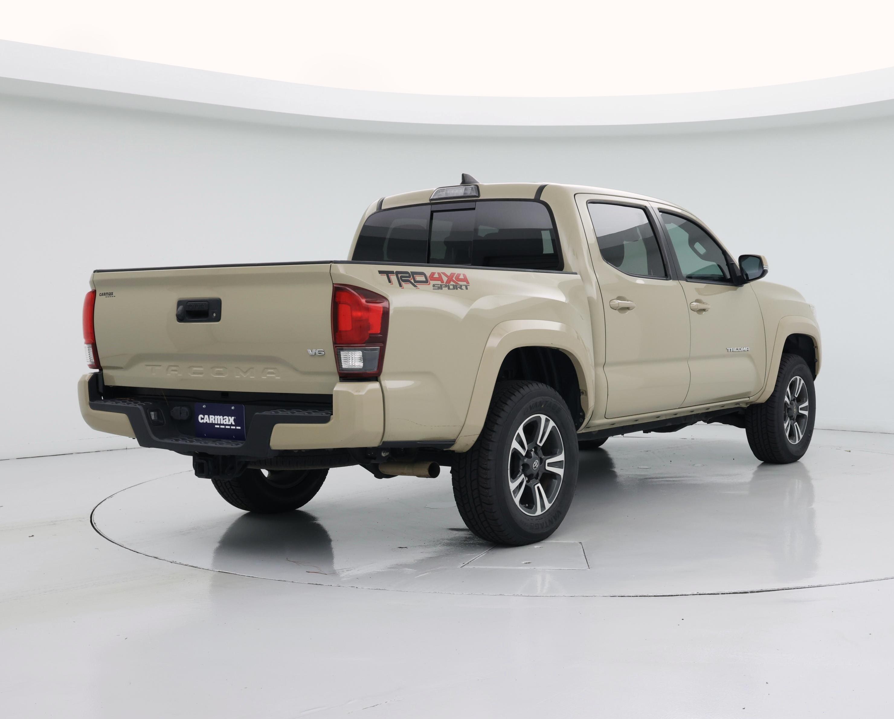 Thumbnail: 2019 Toyota Tacoma - 8