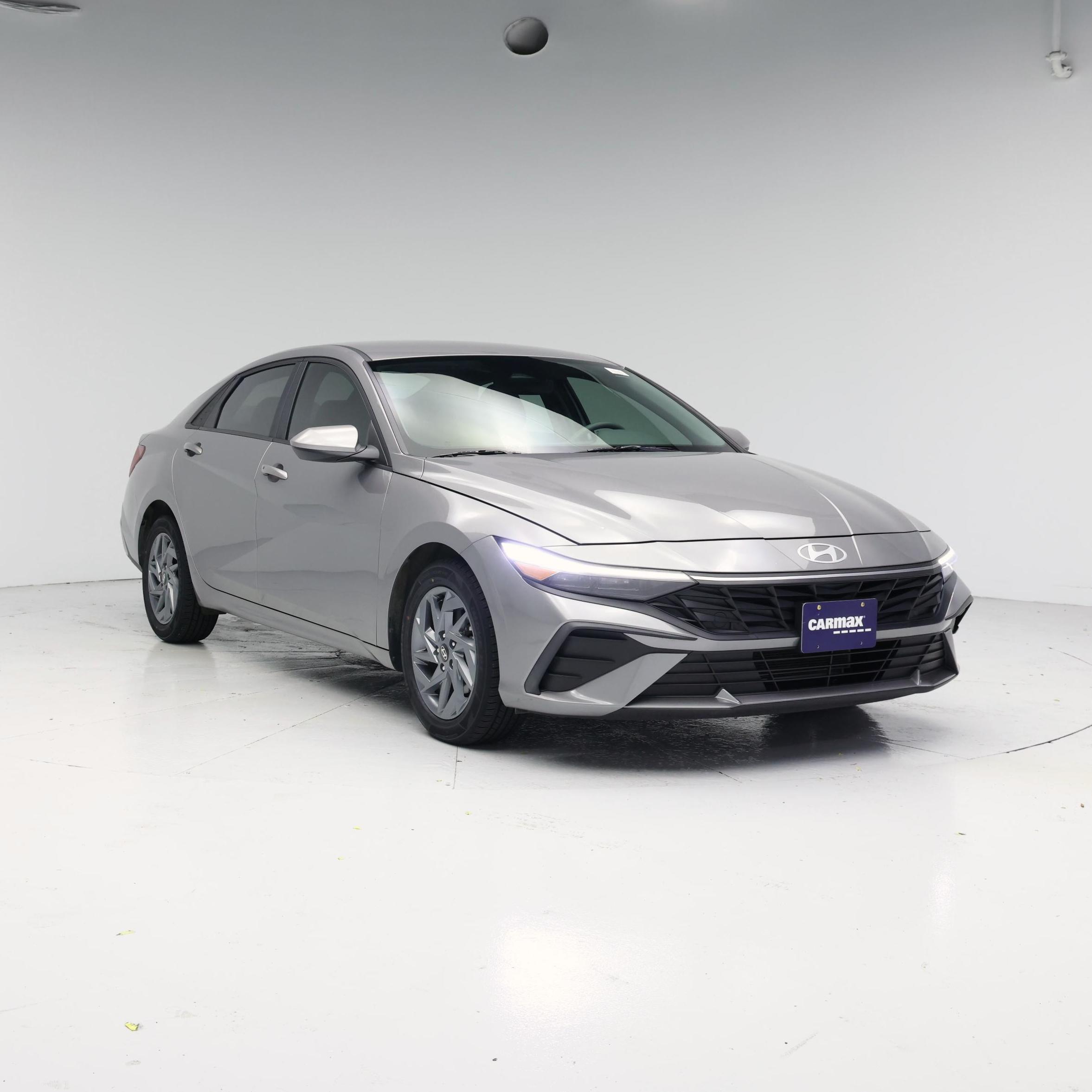 Gray 2024 Hyundai Elantra Sedan Front-Wheel Drive Automatic