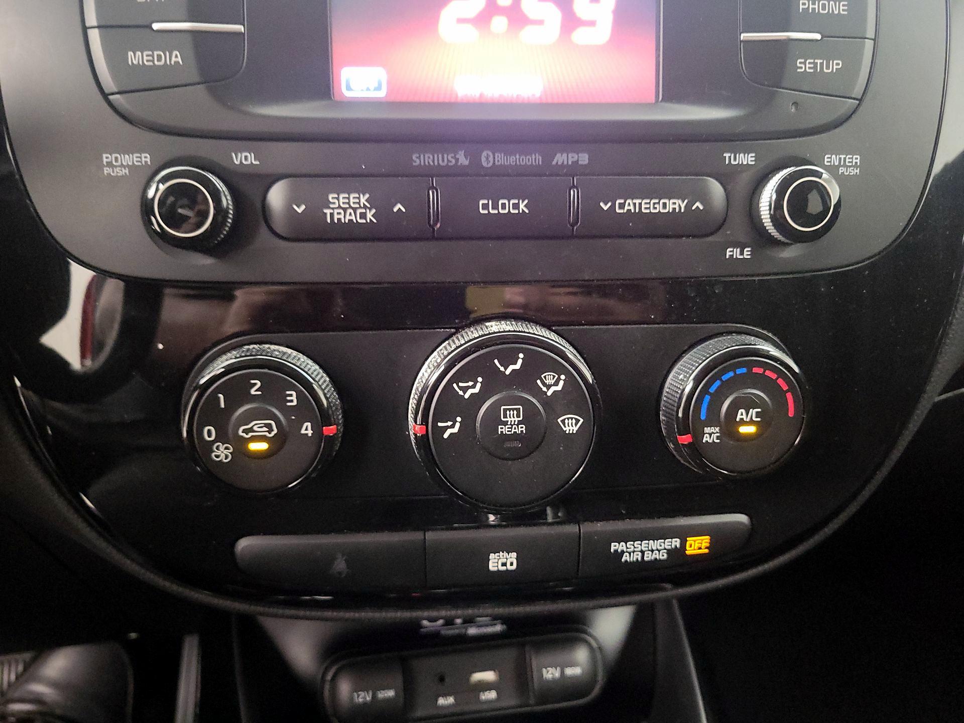 Thumbnail: 2015 Kia Soul - 16