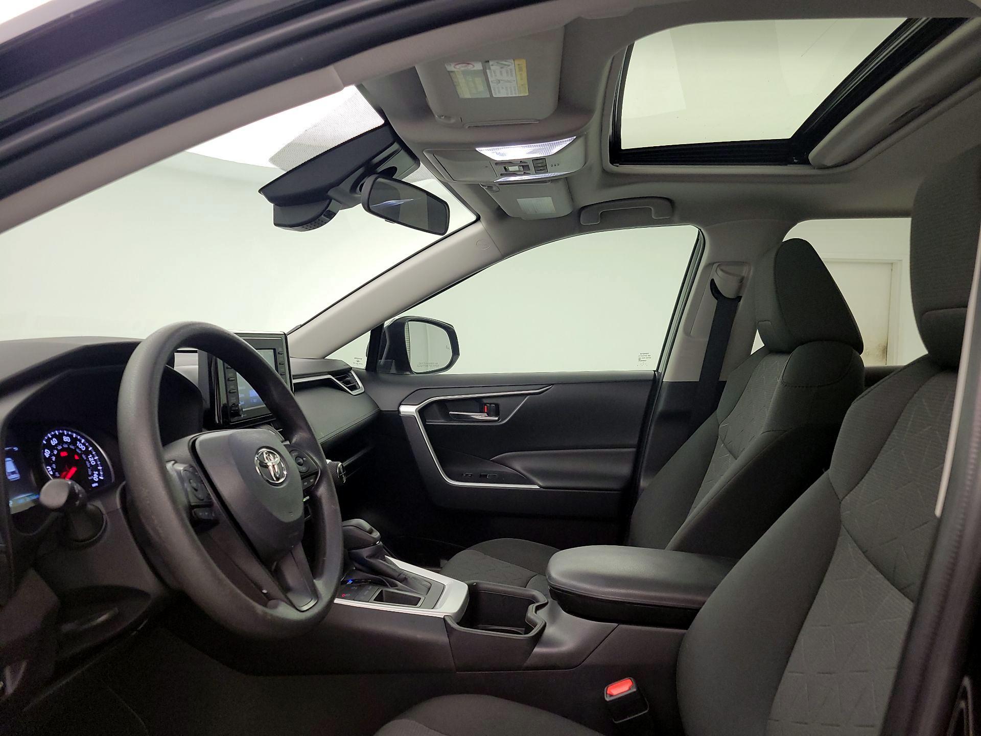 Thumbnail: 2022 Toyota RAV4 - 19