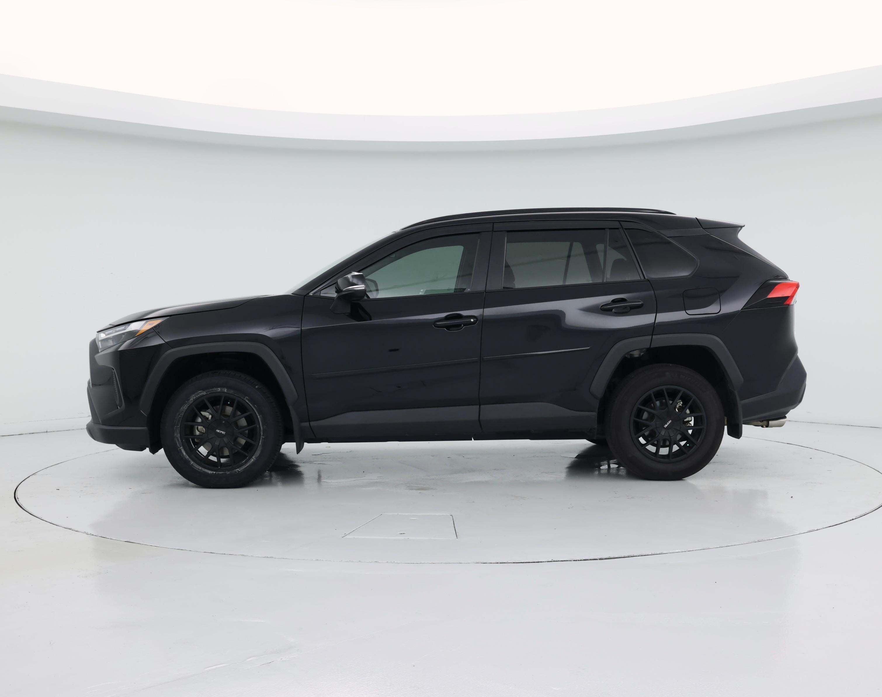 Thumbnail: 2022 Toyota RAV4 - 3