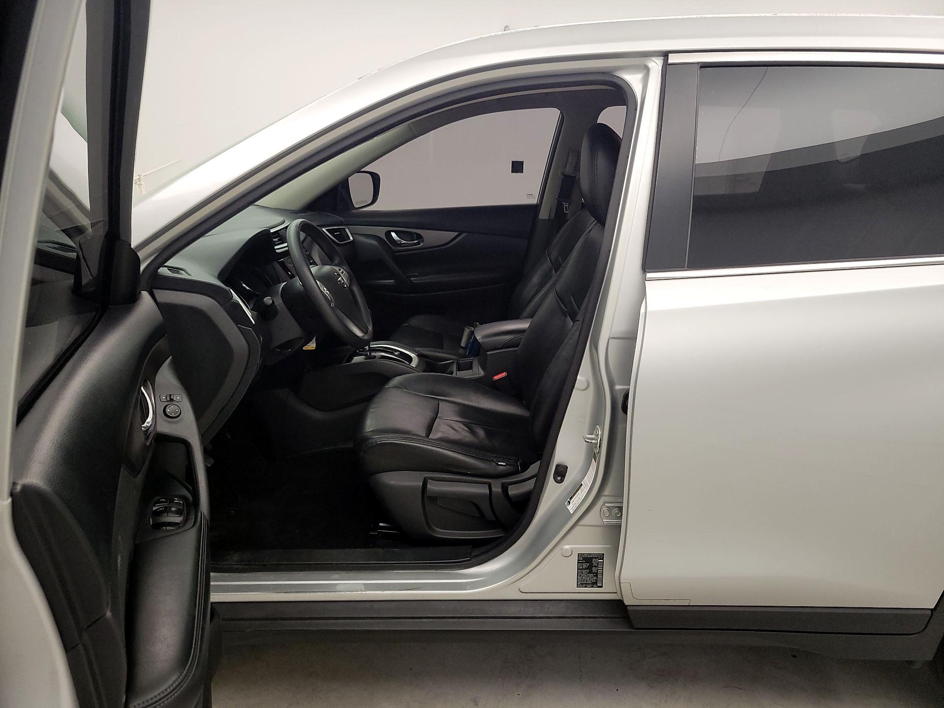 Thumbnail: 2015 Nissan Rogue - 9
