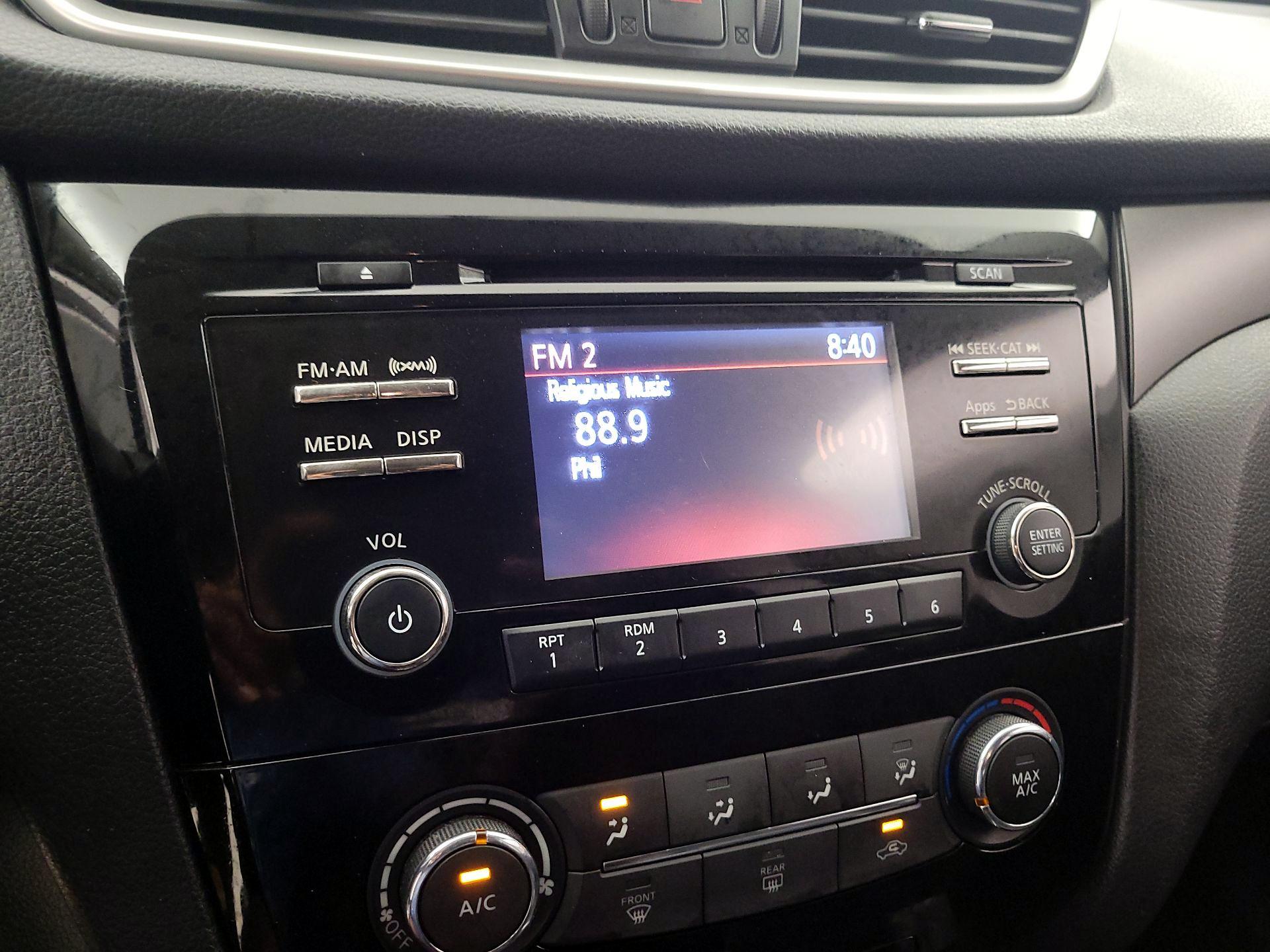 Thumbnail: 2015 Nissan Rogue - 13