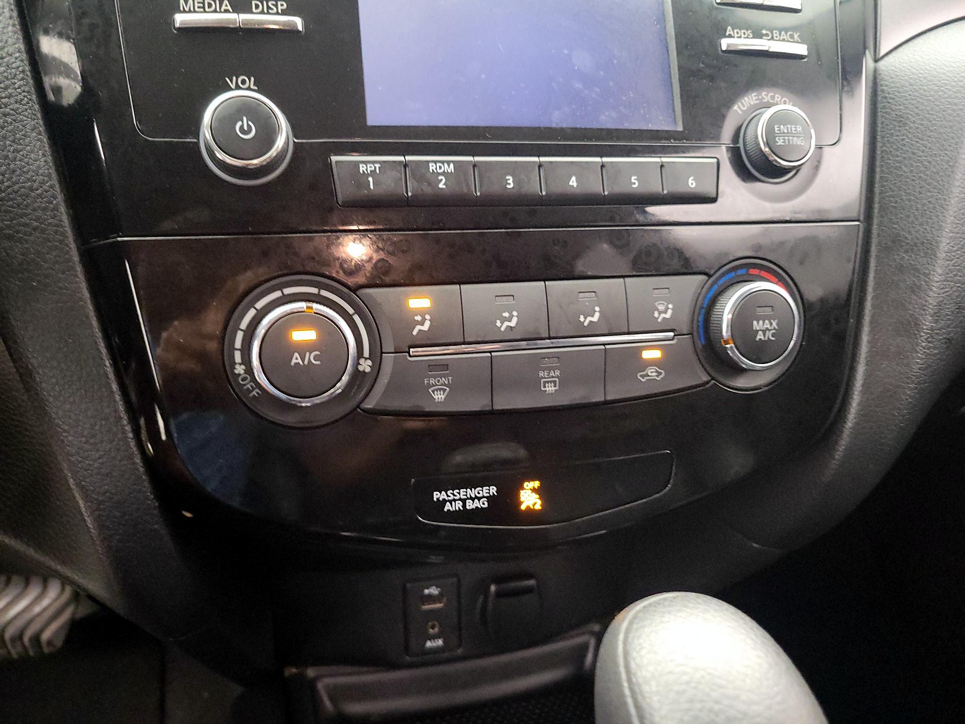 Thumbnail: 2015 Nissan Rogue - 14