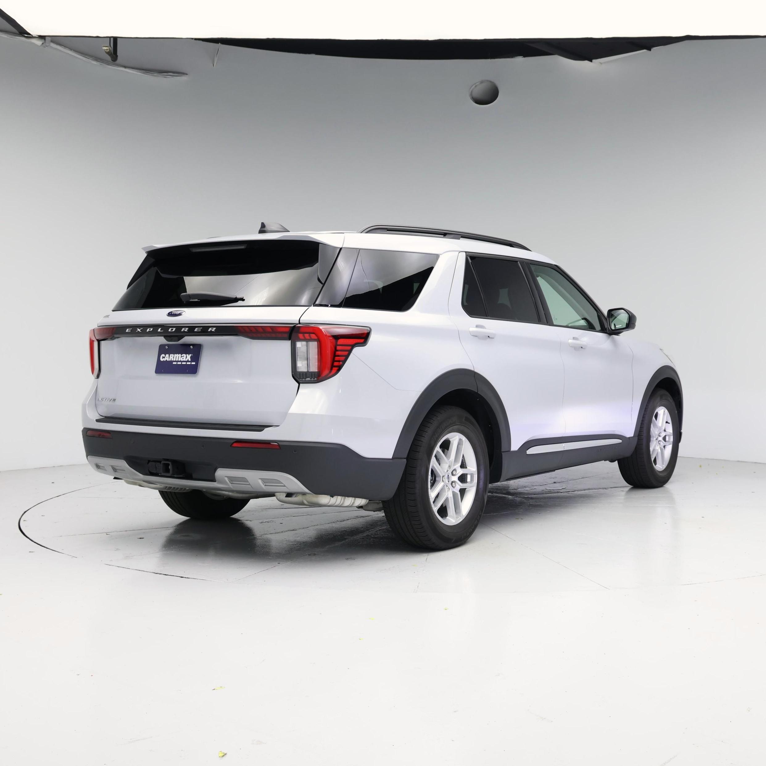 Thumbnail: 2025 Ford Explorer - 8
