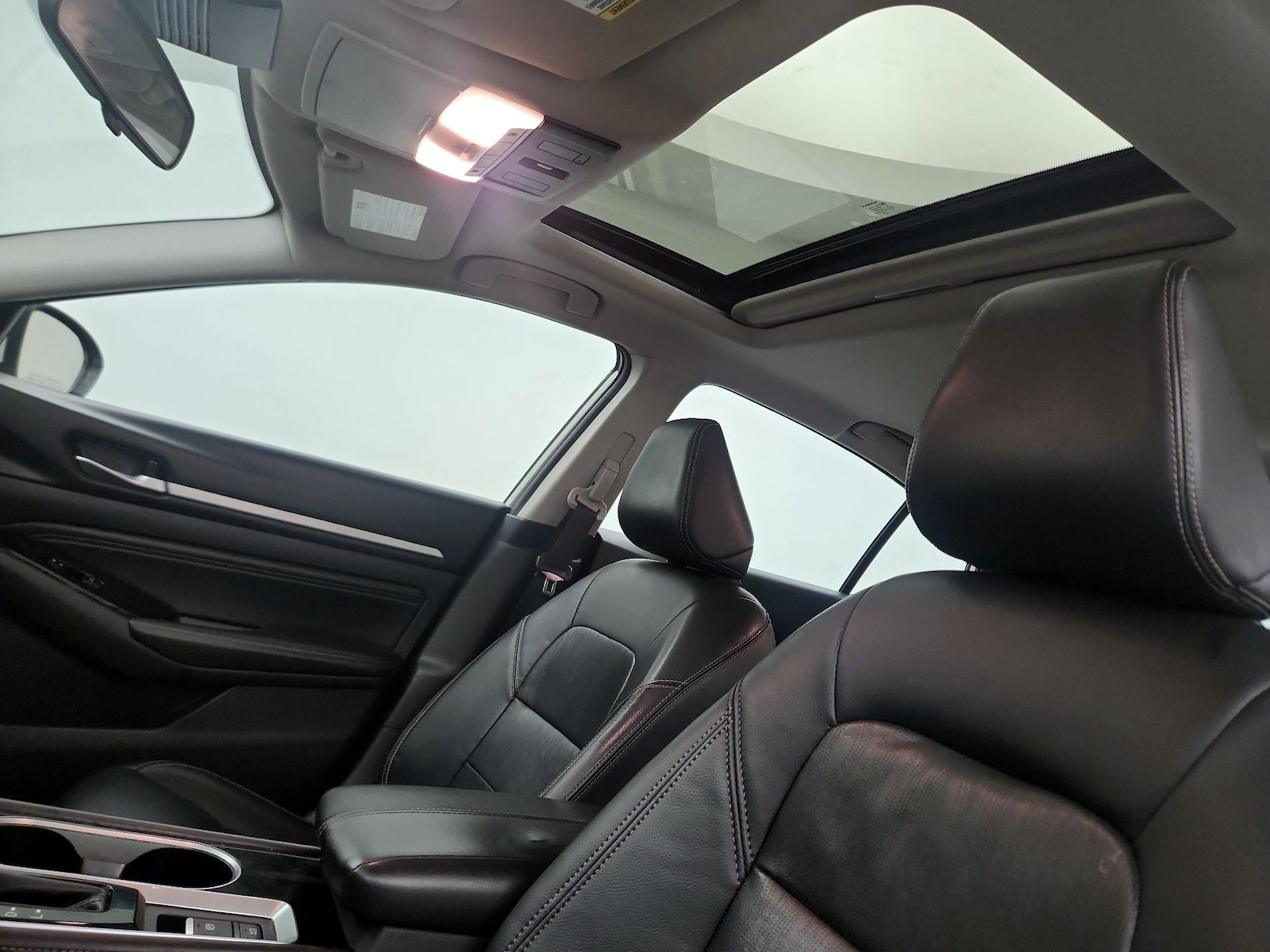 Sunroof(s) & Overhead Airbags