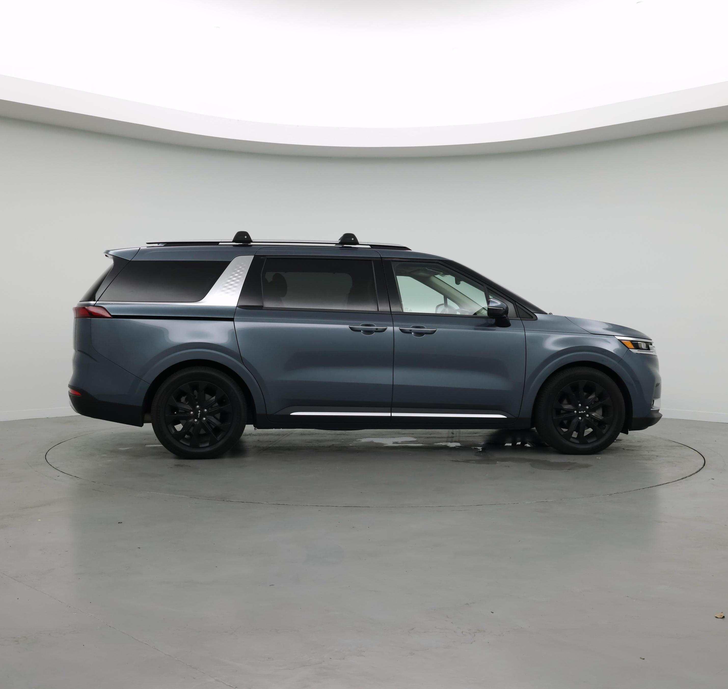 Thumbnail: 2022 Kia Carnival - 7