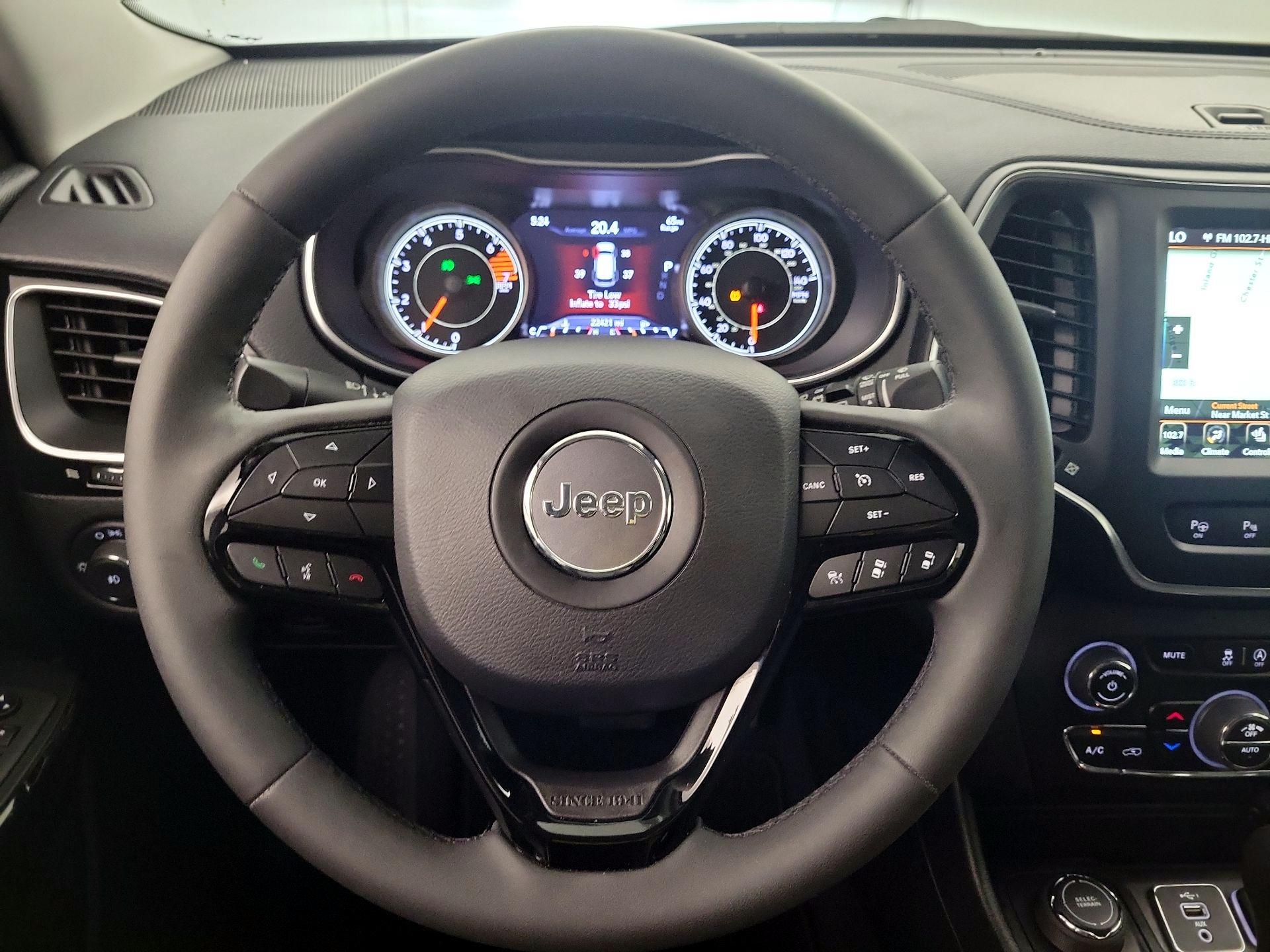 Thumbnail: 2023 Jeep Cherokee - 10