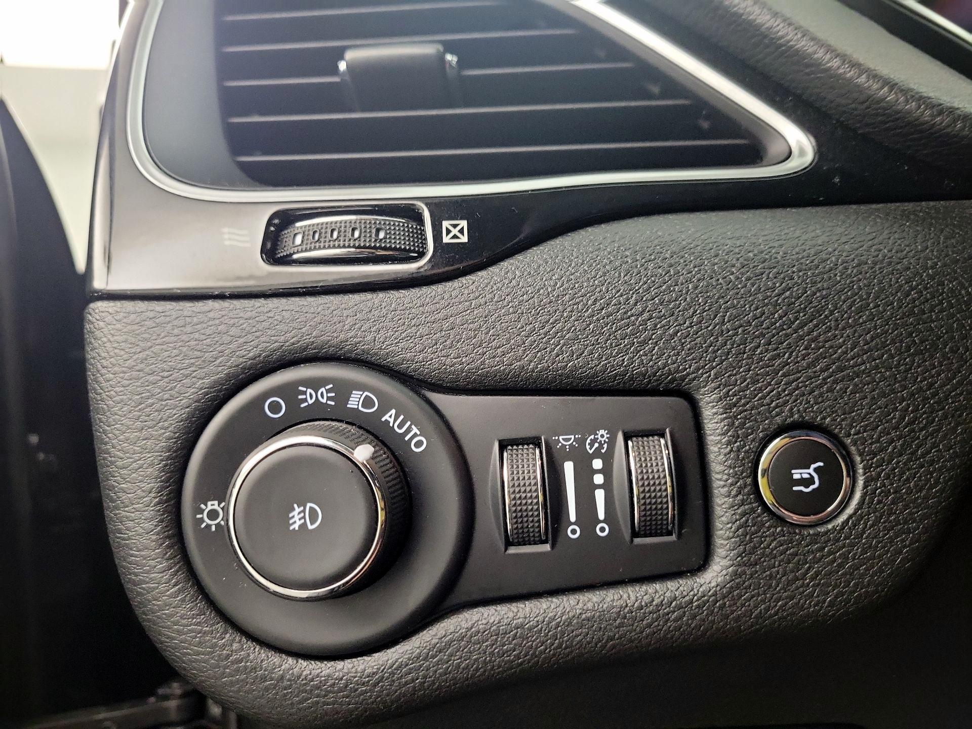 Thumbnail: 2023 Jeep Cherokee - 13