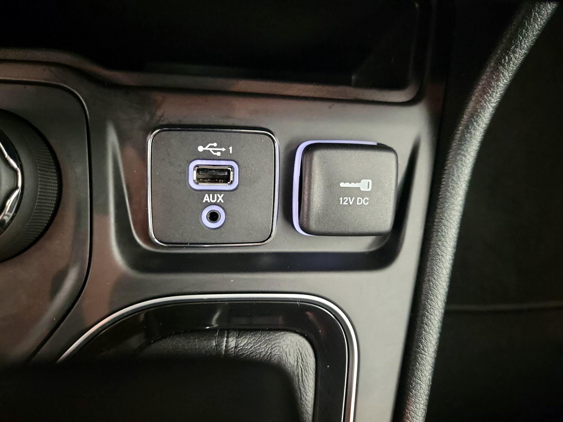 Thumbnail: 2023 Jeep Cherokee - 19